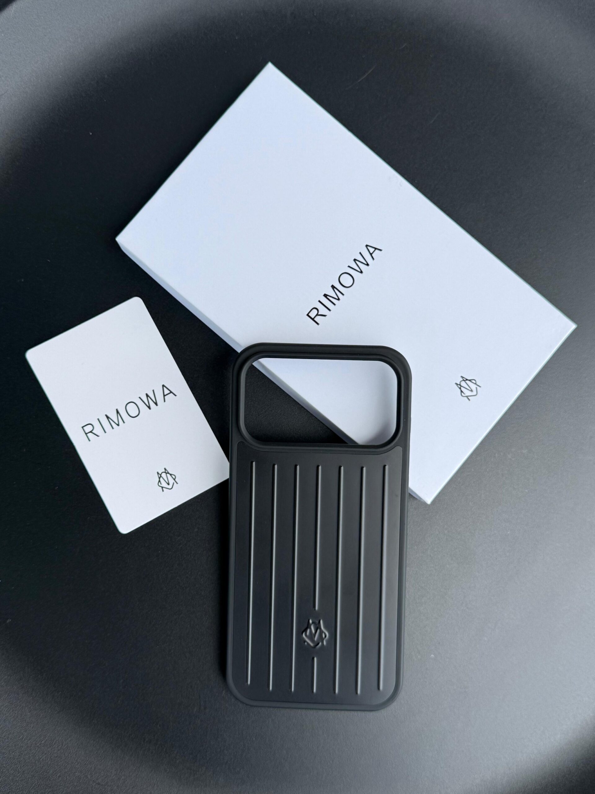Rimowa Black Aluminium iPhone 17 Pro