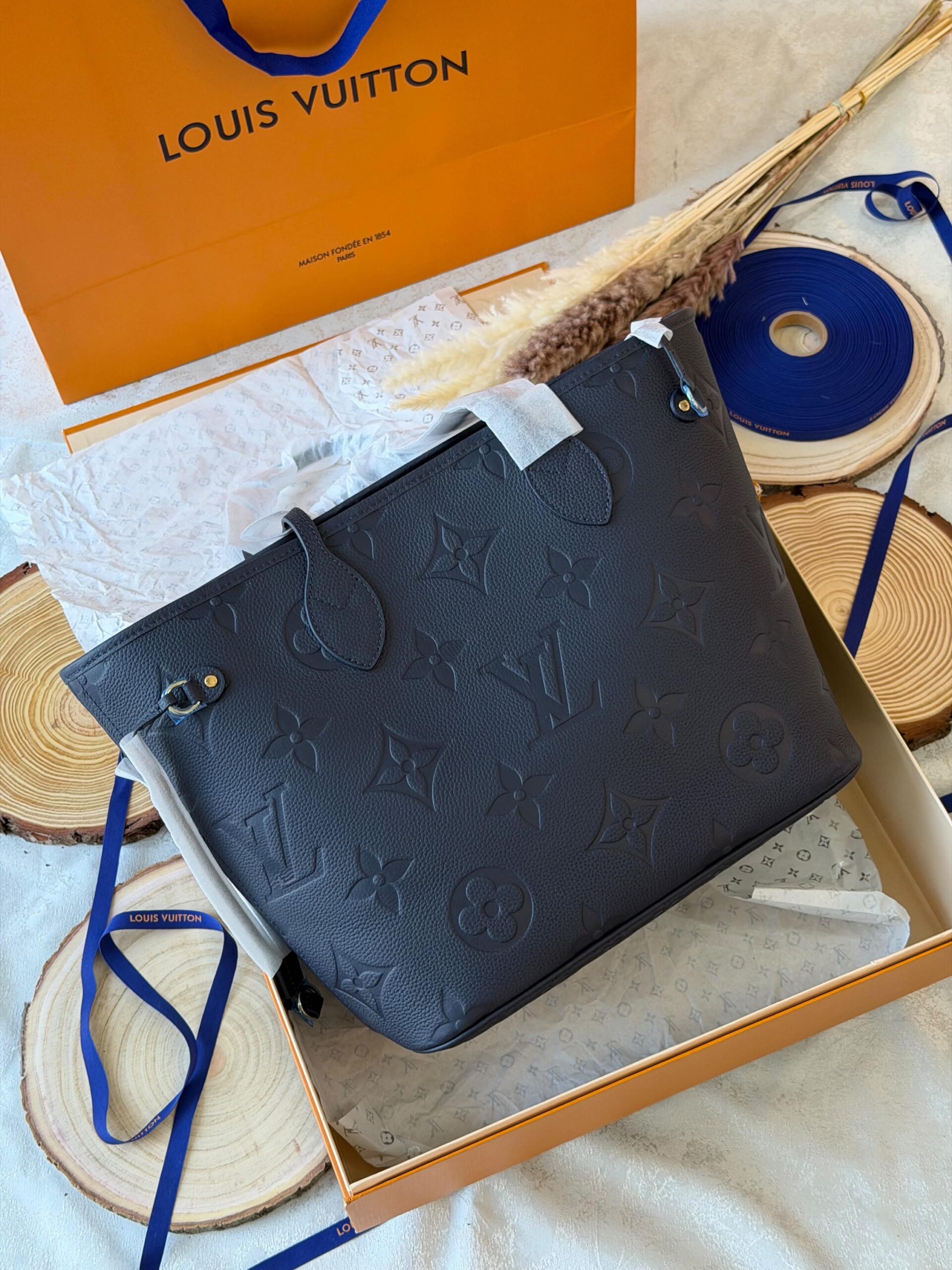 Louis Vuitton Neverfull MM Tote Embossed Monogram Empreinte Cowhide Leather - Image 7