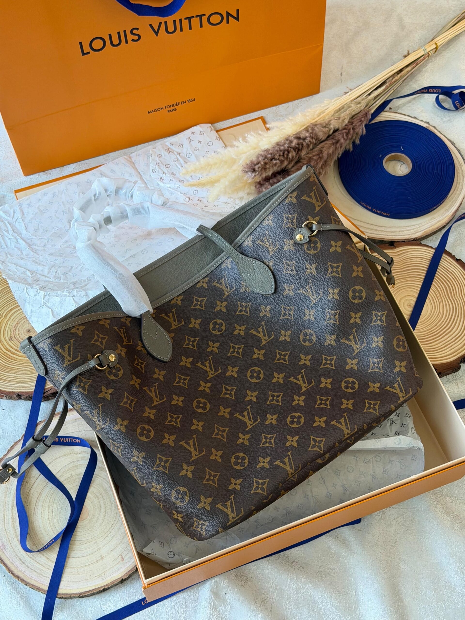 Louis Vuitton Neverfull MM Tote Embossed Monogram Empreinte Cowhide Leather - Image 11