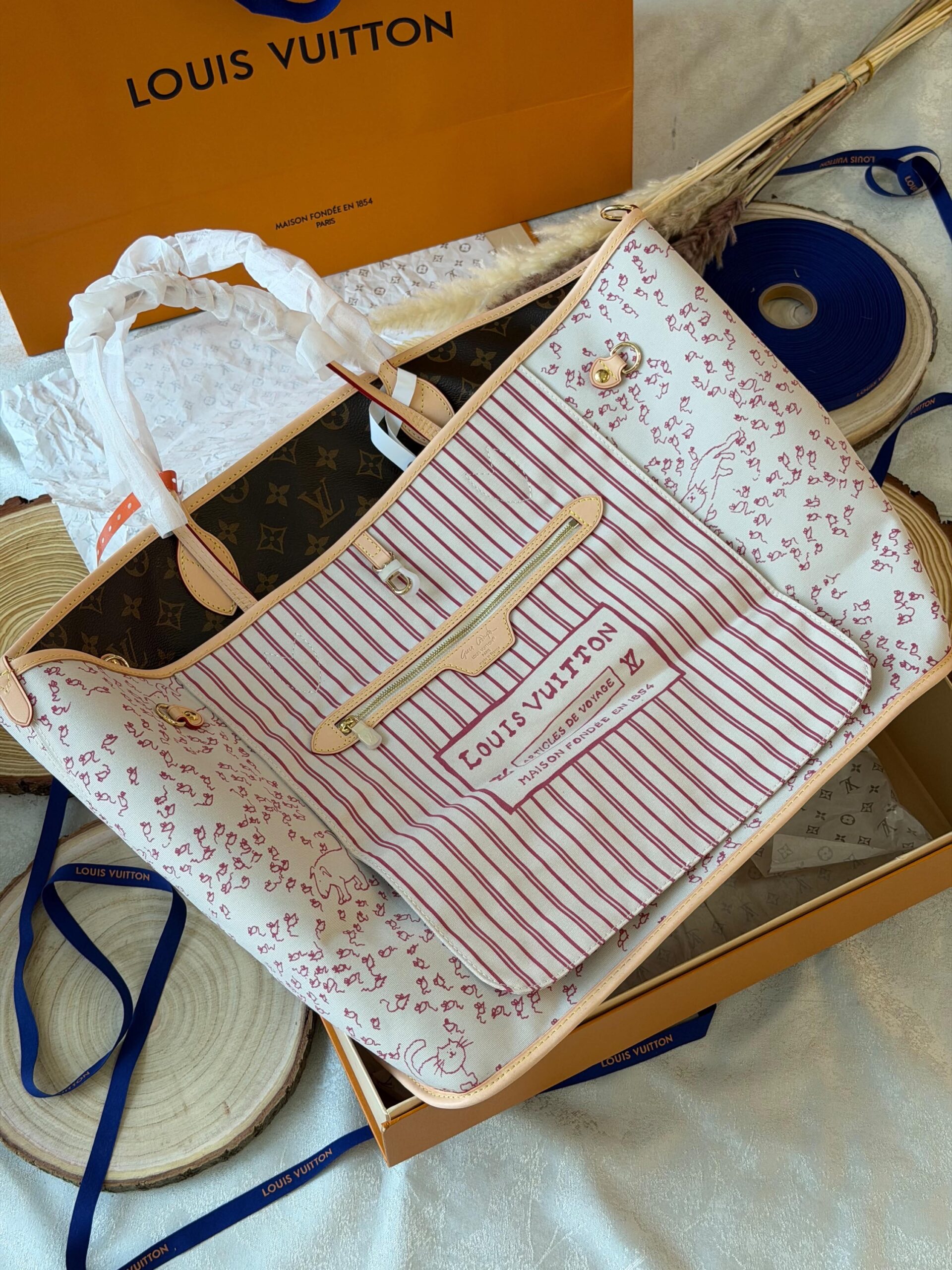 Louis Vuitton Neverfull MM Tote Bag - Image 4