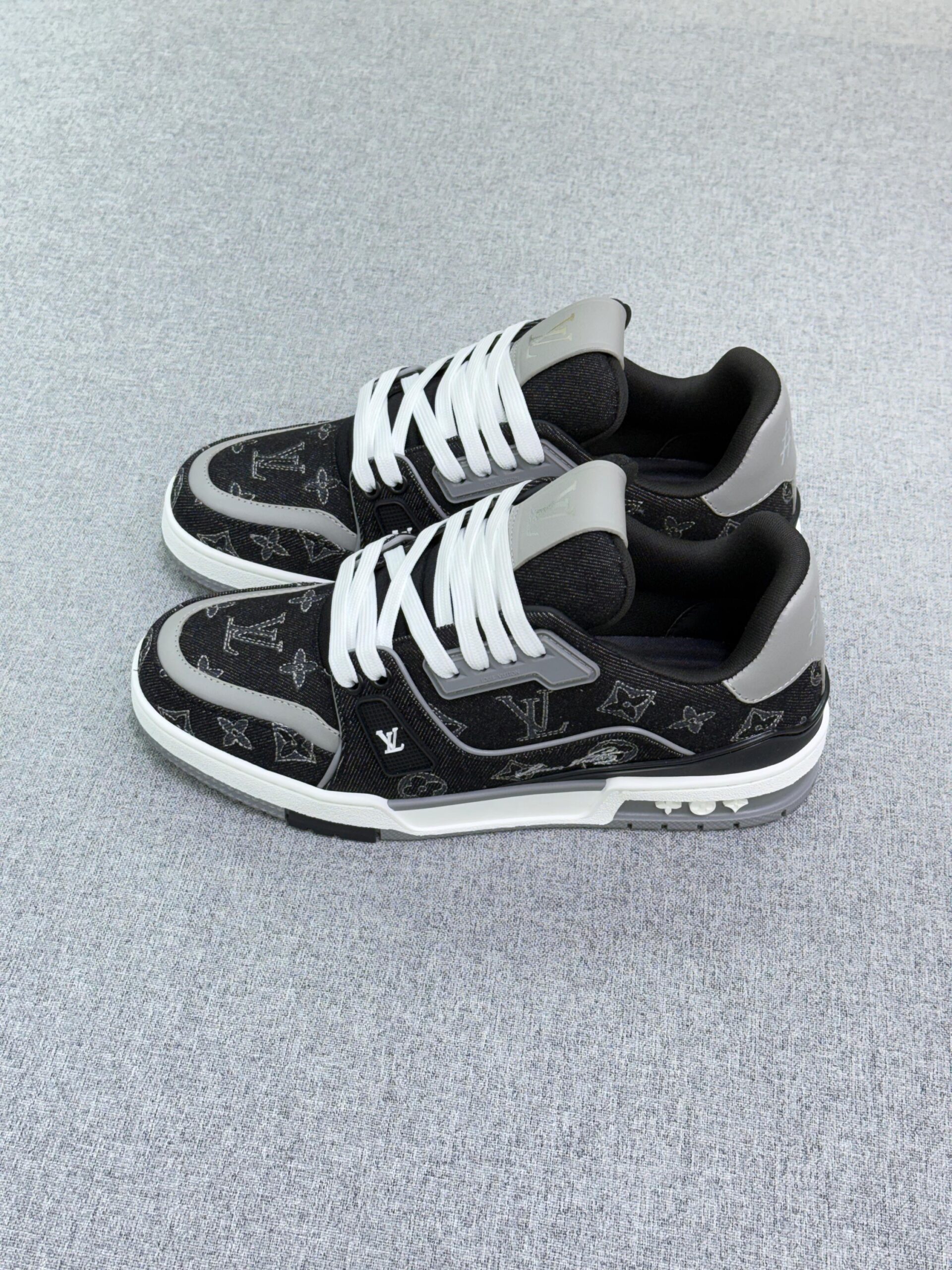 Louis Vuitton LV Trainer Sneakers - Image 2