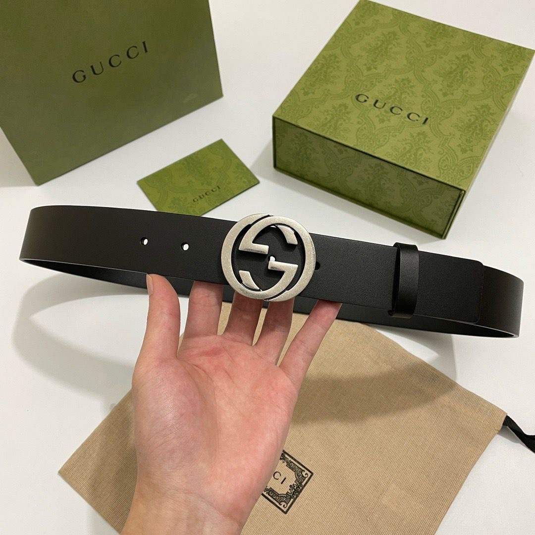 Gucci Belt Features Matte Black Leather - Image 5