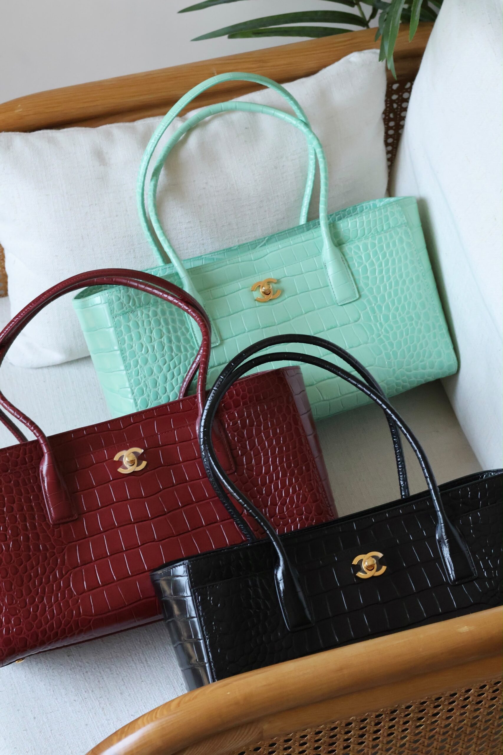 Chanel Crocodile-Embossed Calfskin Bag - Image 4