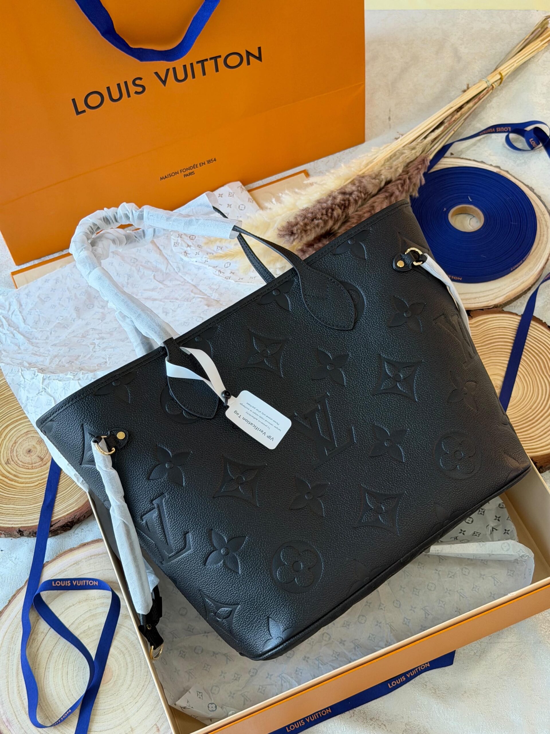 Louis Vuitton Neverfull MM Tote Embossed Monogram Empreinte Cowhide Leather - Image 8