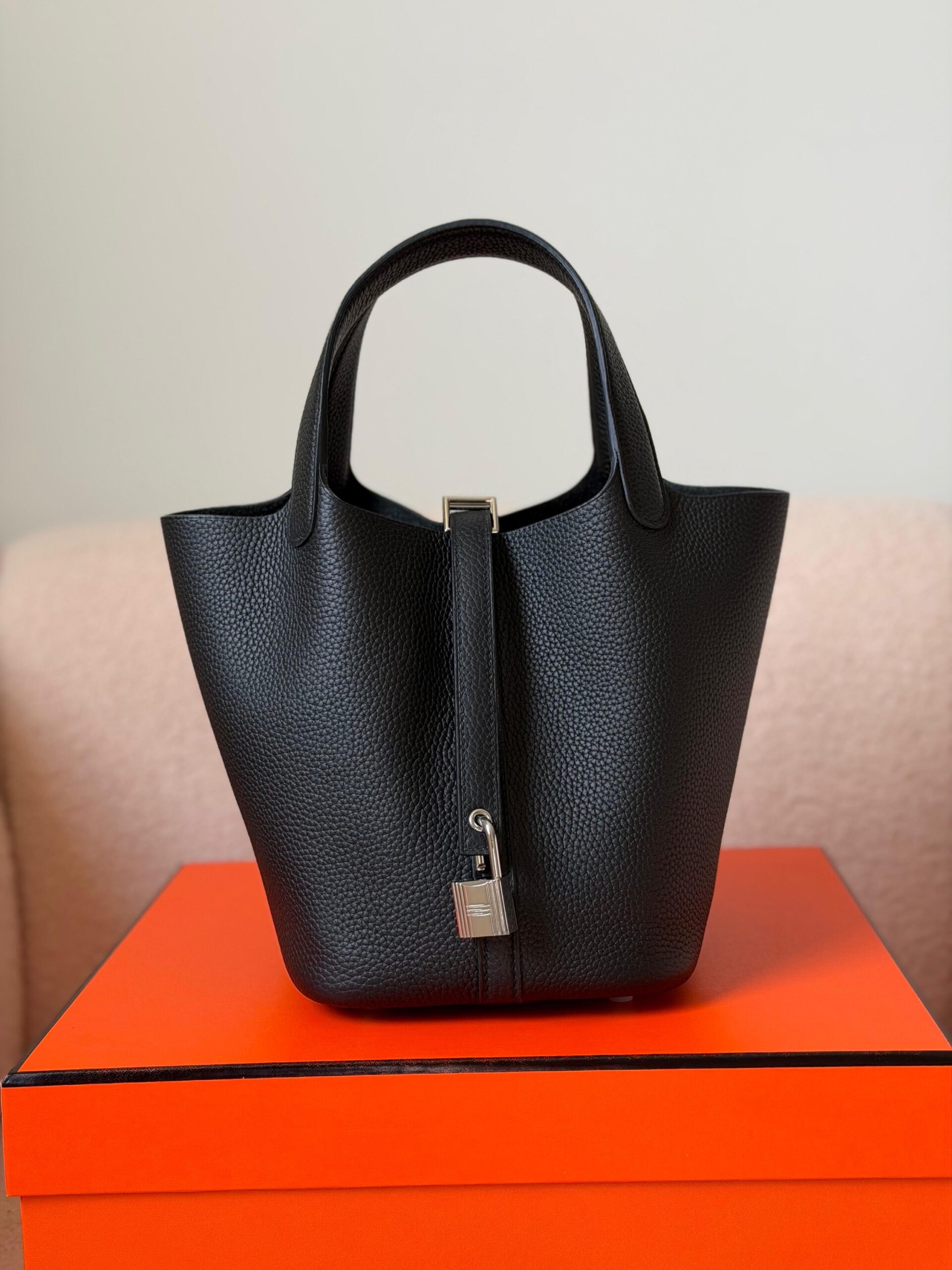 Hermès Picotin Lock 18 Bag - Image 8