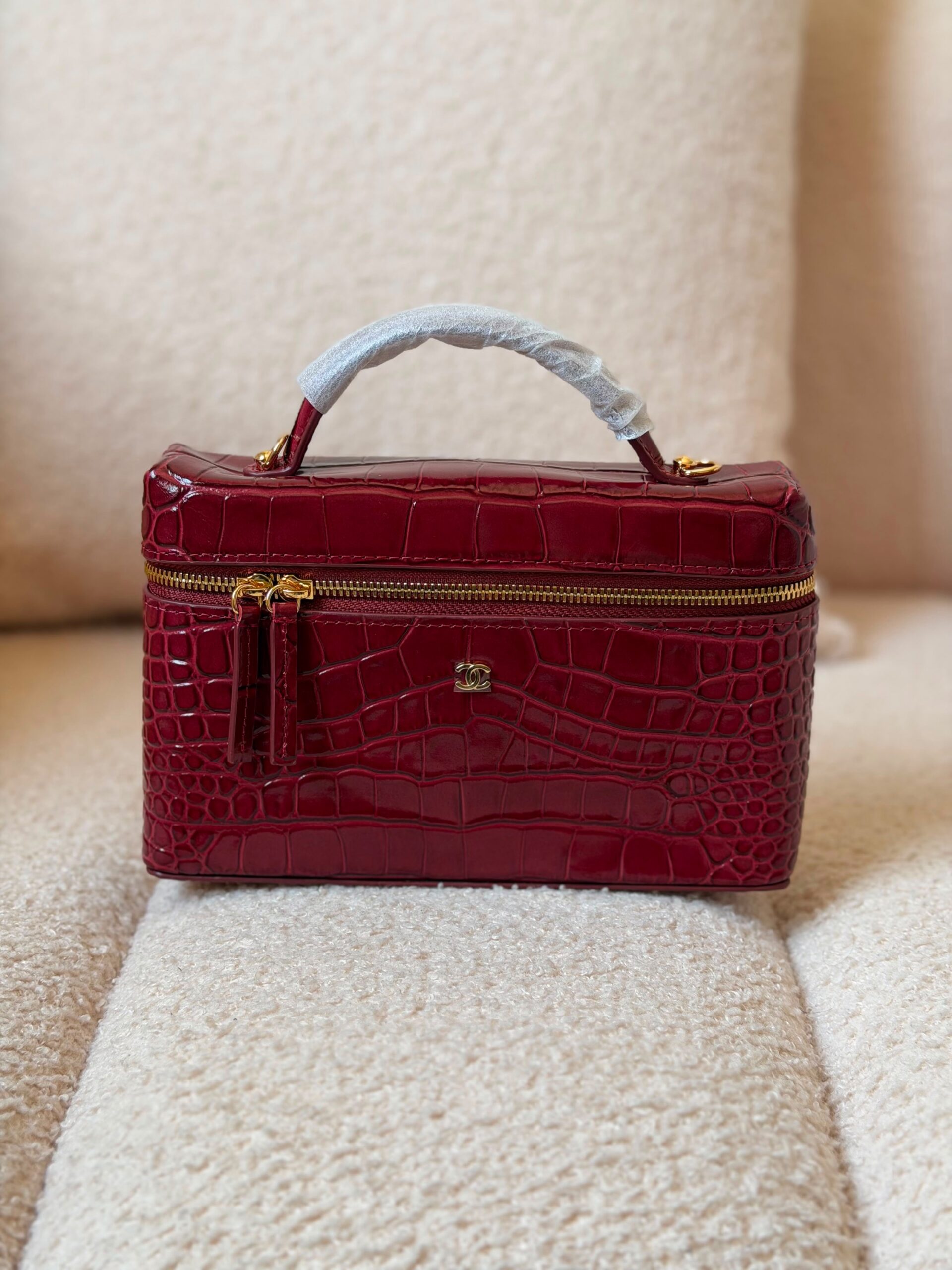 Chanel Vanity With Chain Burgundy Crocodile-Embossed Calfskin - Image 8