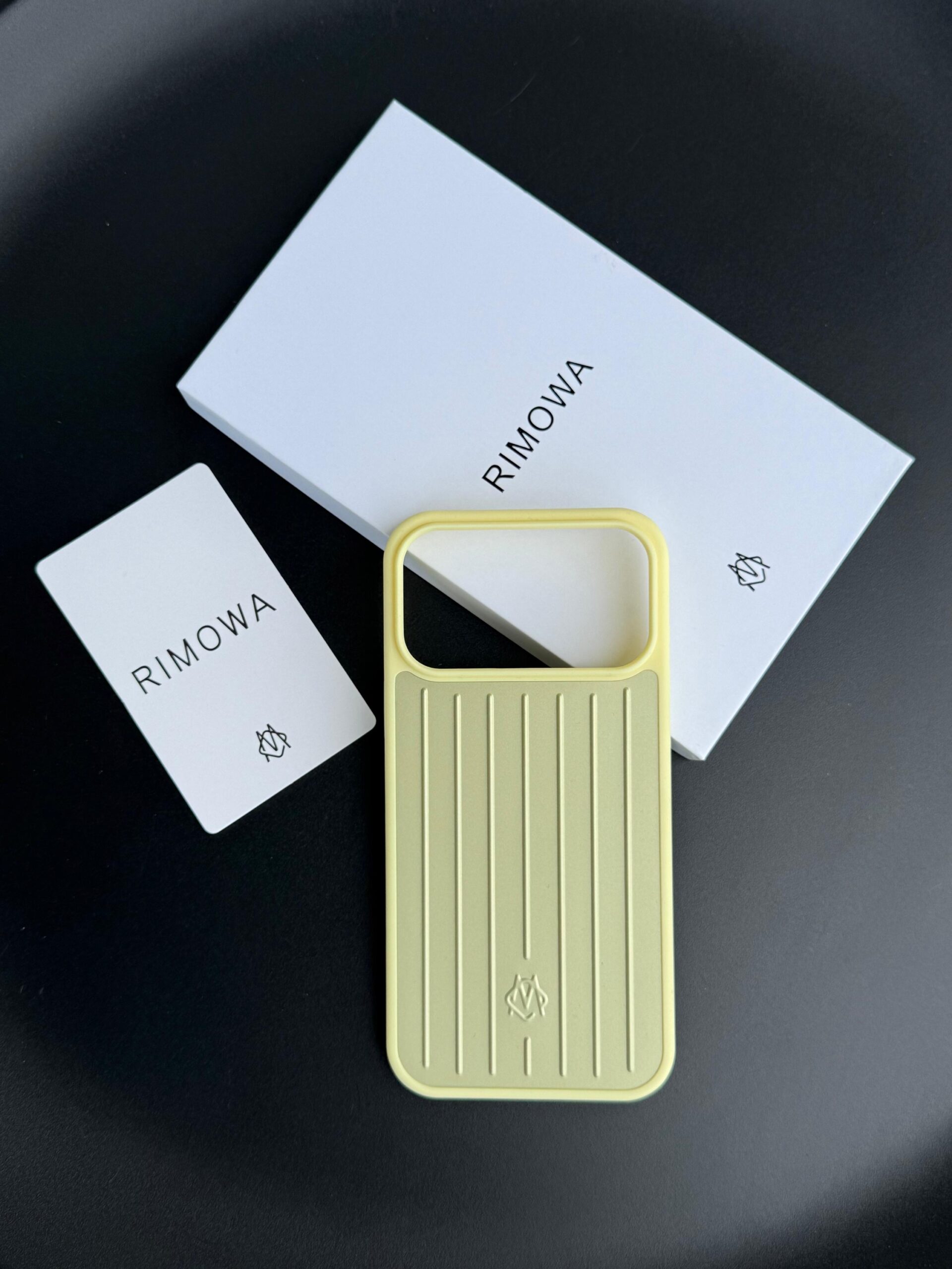 Rimowa Black Aluminium iPhone 17 Pro - Image 2
