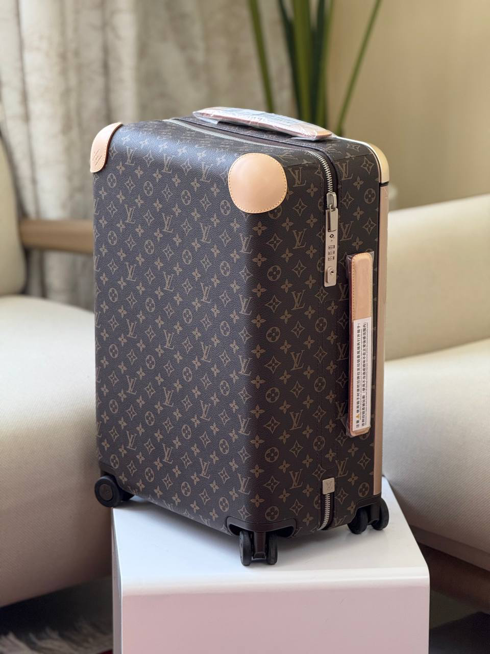 Louis Vuitton Horizon 55 Suitcase Leather Trim And Matte Black Leather Corners - Image 12