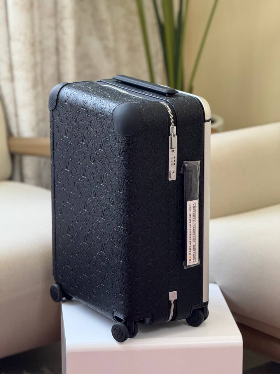 Louis Vuitton Horizon 55 Suitcase Leather Trim And Matte Black Leather Corners - Image 9
