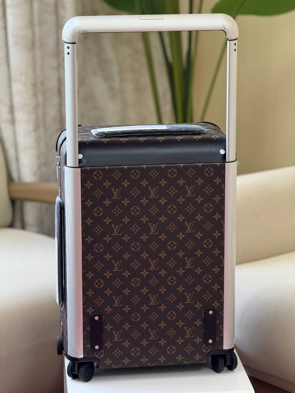 Louis Vuitton Horizon 55 Suitcase Leather Trim And Matte Black Leather Corners - Image 5