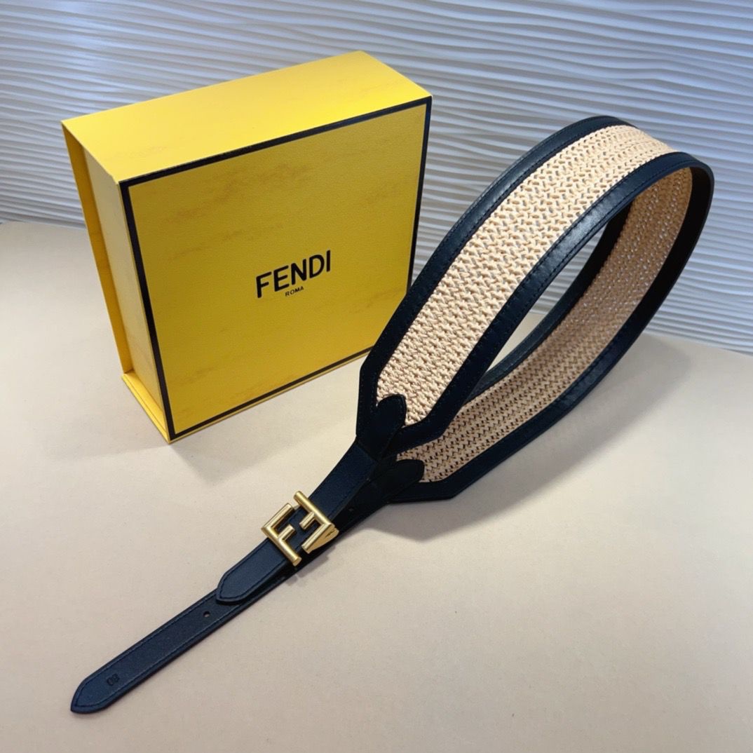 Fendi Raffia Belt Features Contrast Leather Straps - Image 4