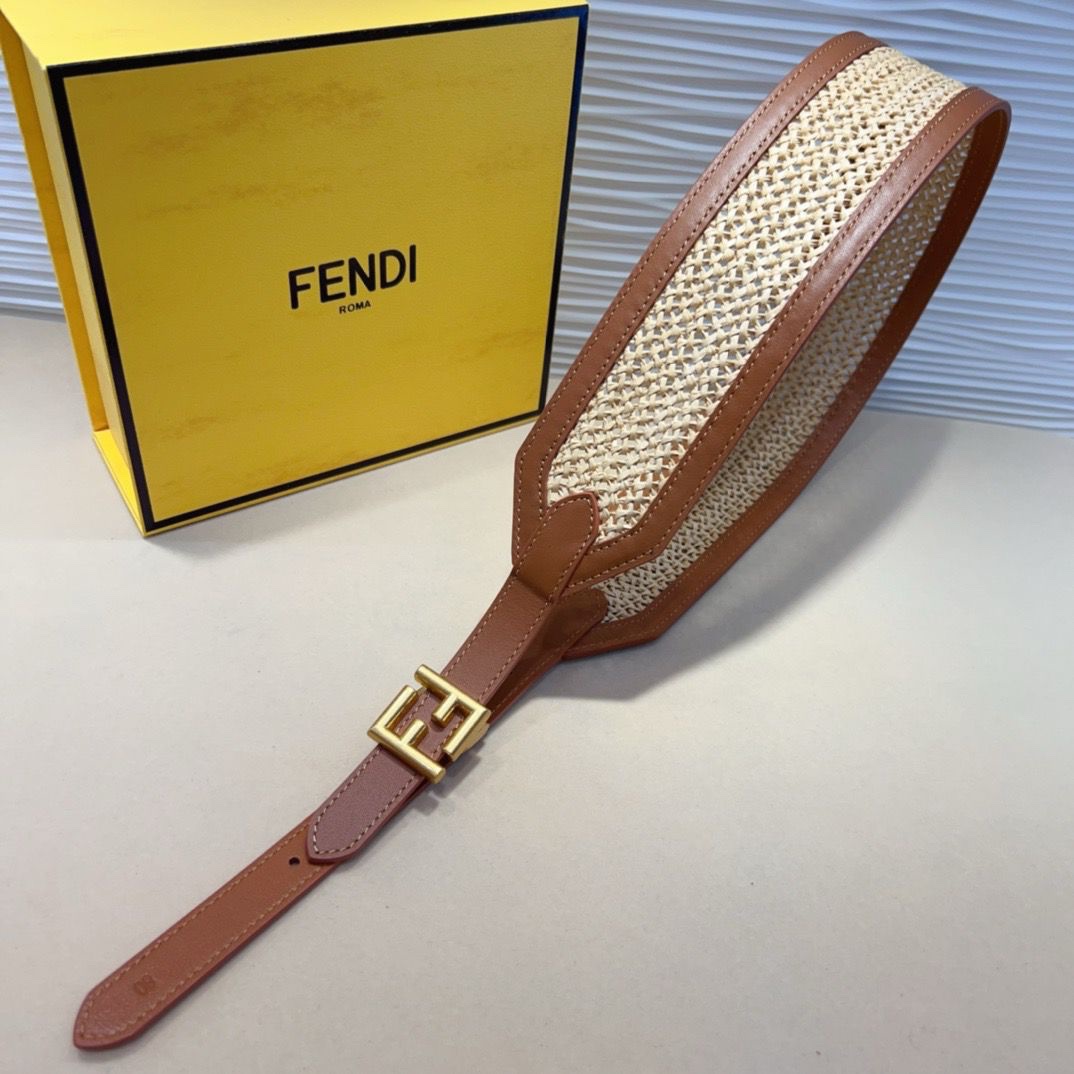 Fendi Raffia Belt Features Contrast Leather Straps - Image 2