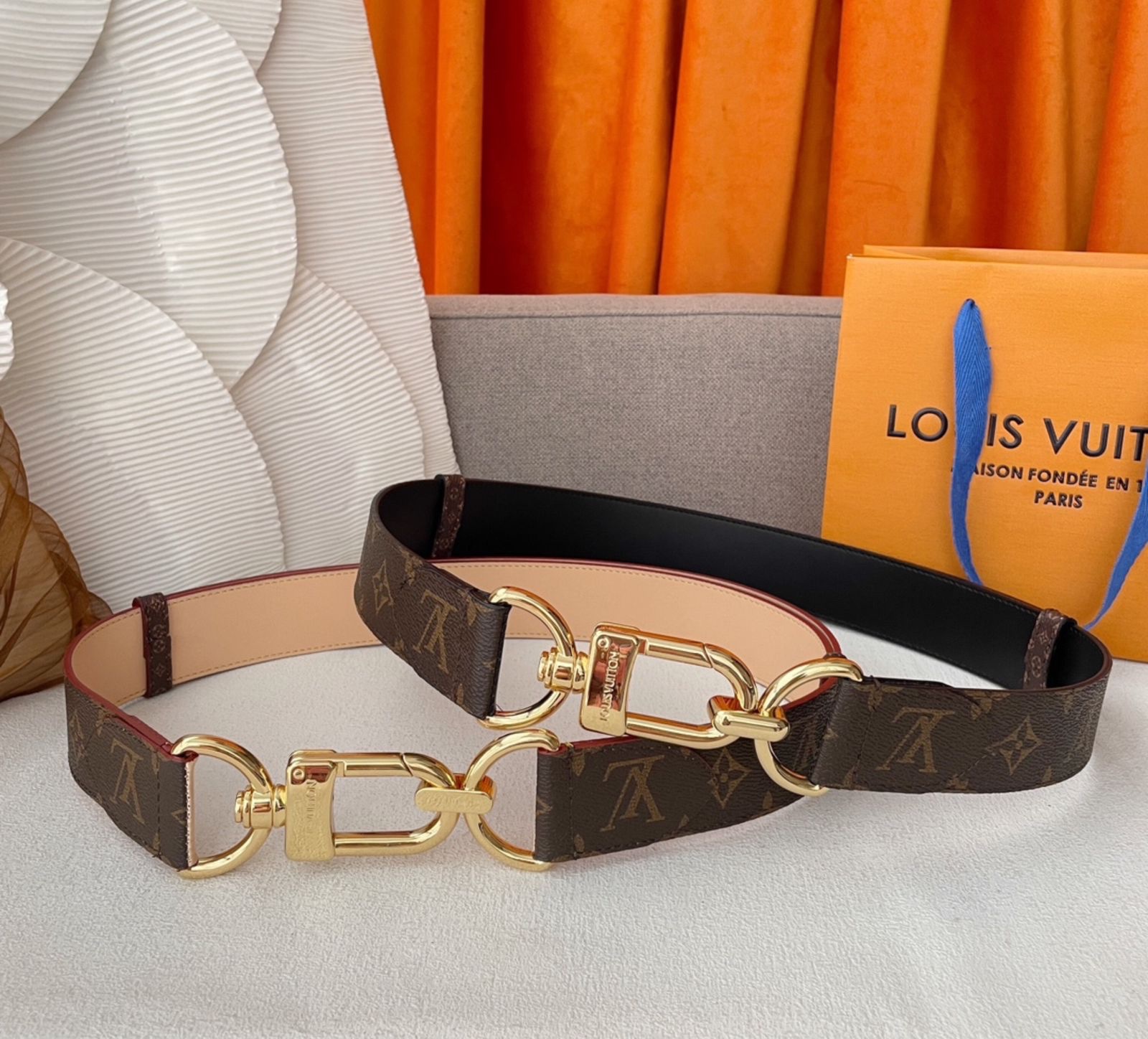 This Louis Vuitton Bandoulière Bag Strap - Image 5