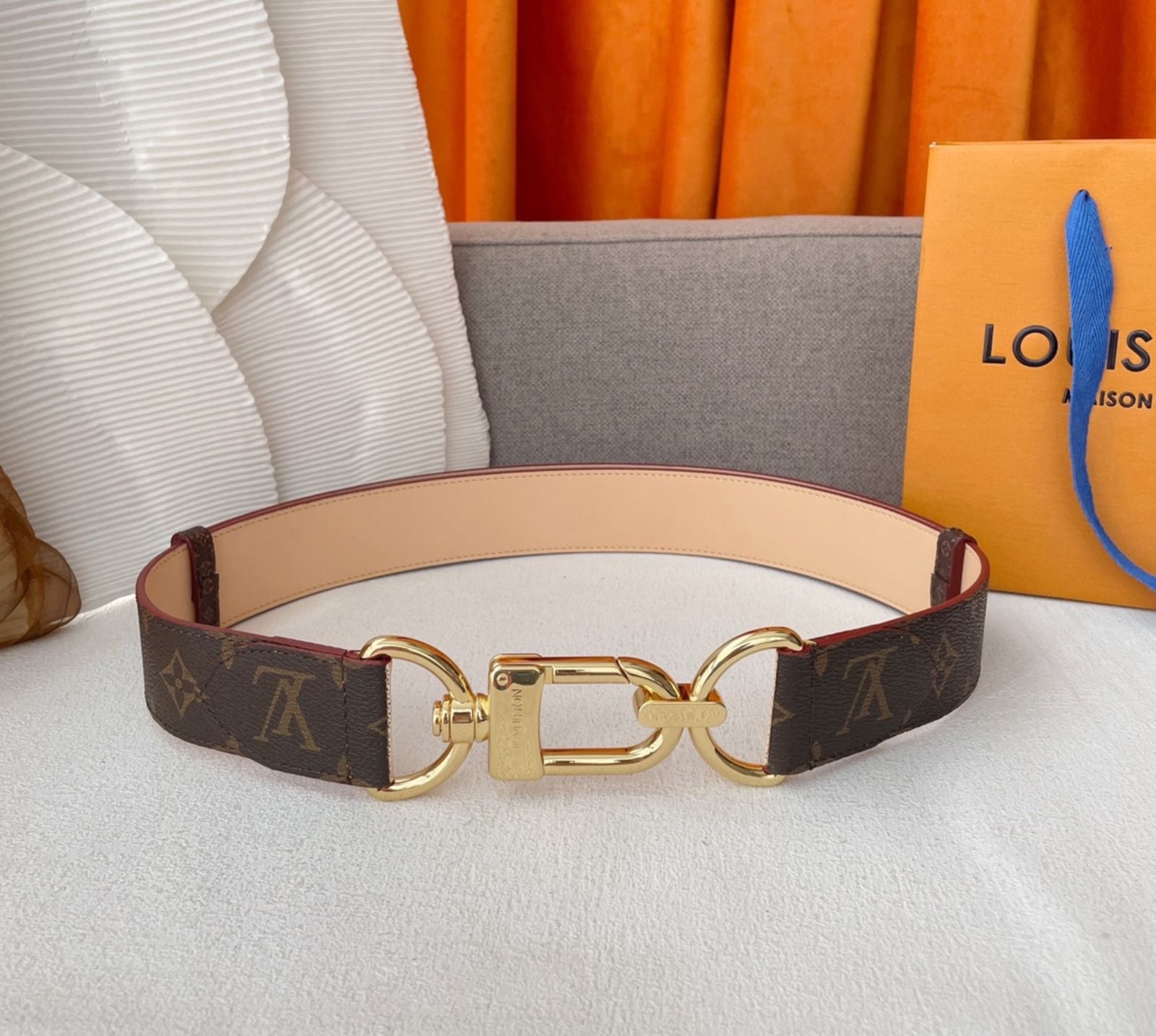 This Louis Vuitton Bandoulière Bag Strap - Image 4