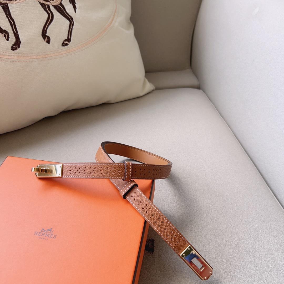 Hermès Kelly Belt Features Perforated Leather - Image 2
