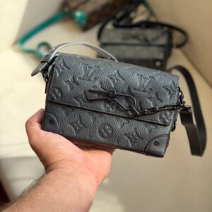 Louis Vuitton Steamer Wearable Wallet