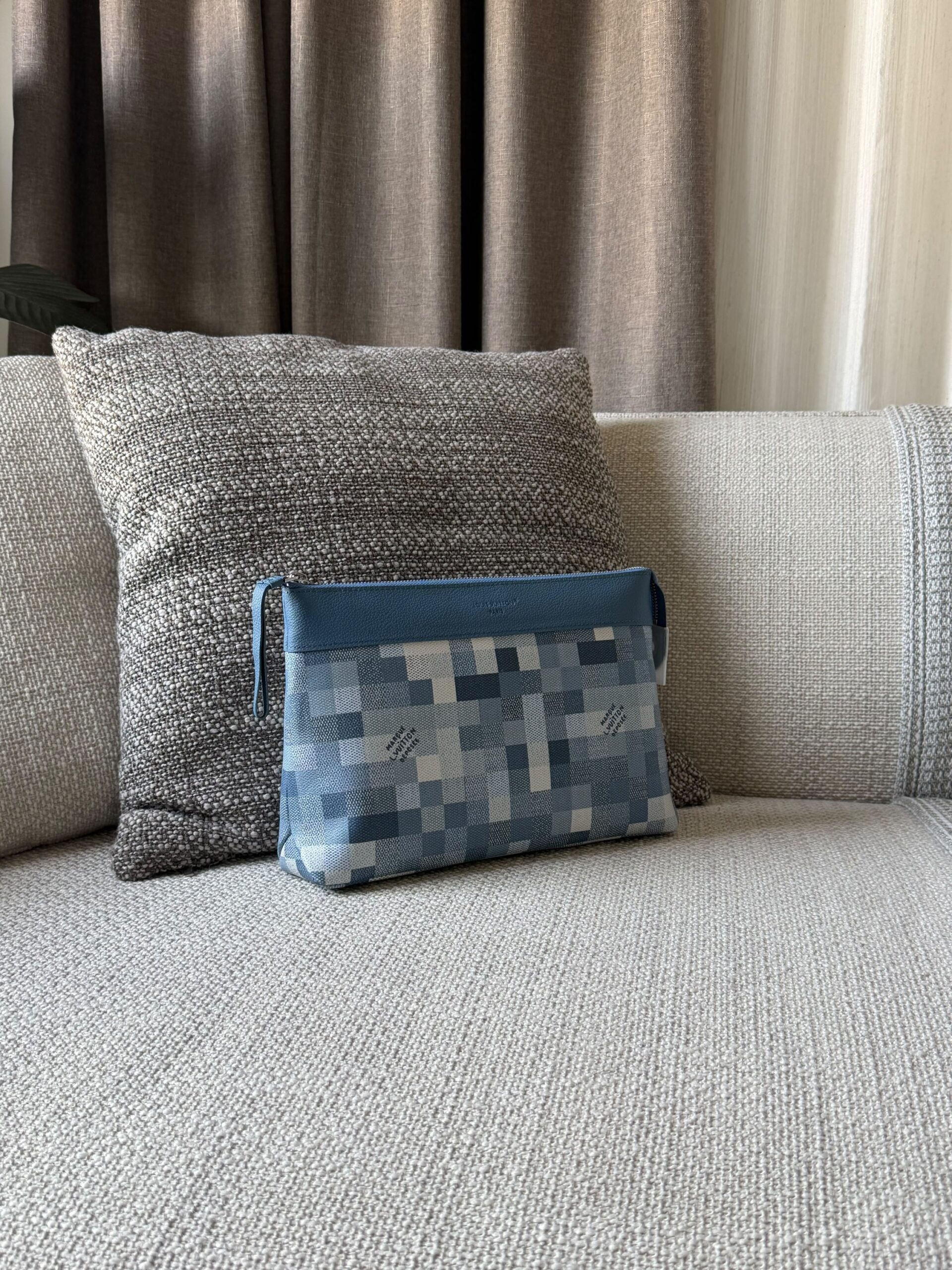 Louis Vuitton Pochette Voyage Souple - Image 2