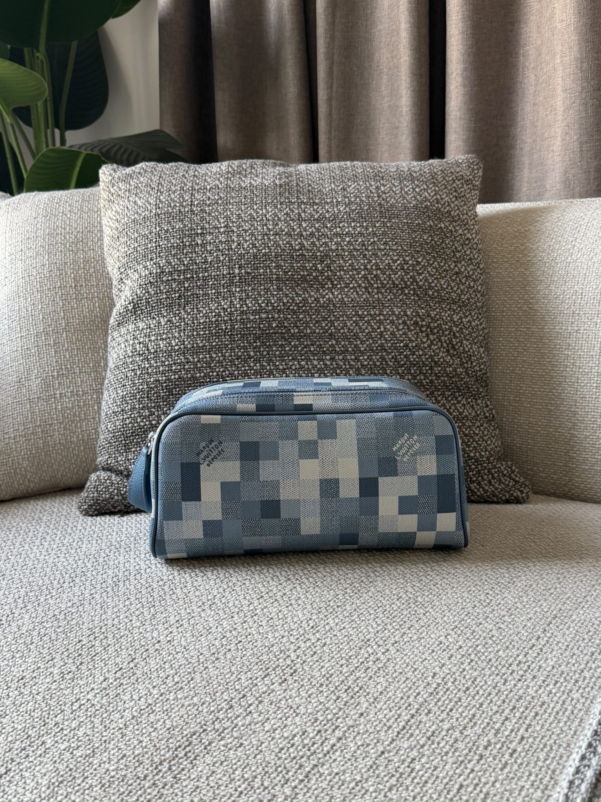 Louis Vuitton Dopp Kit - Image 2