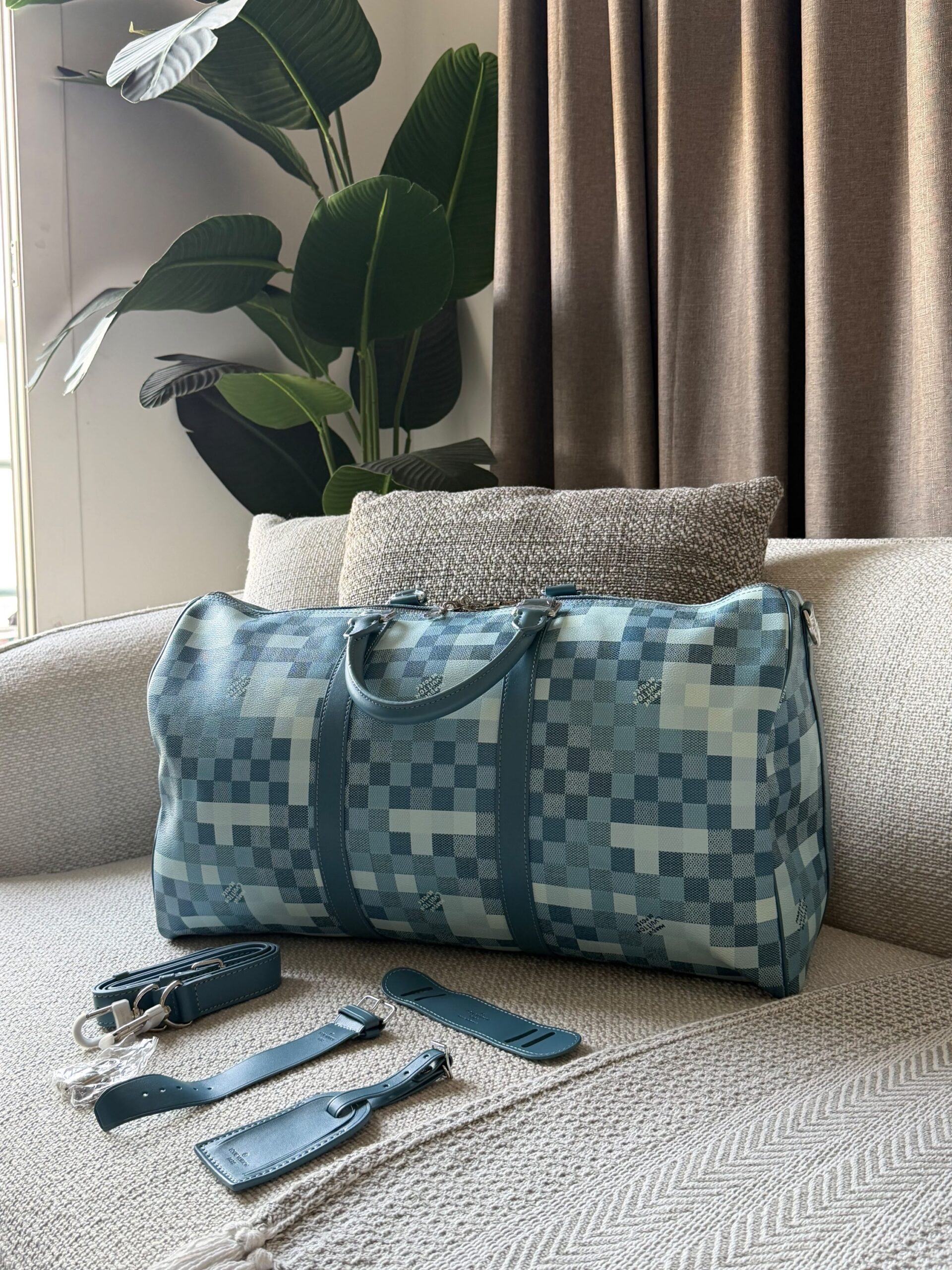 Louis Vuitton Keepall Bandoulière - Image 2