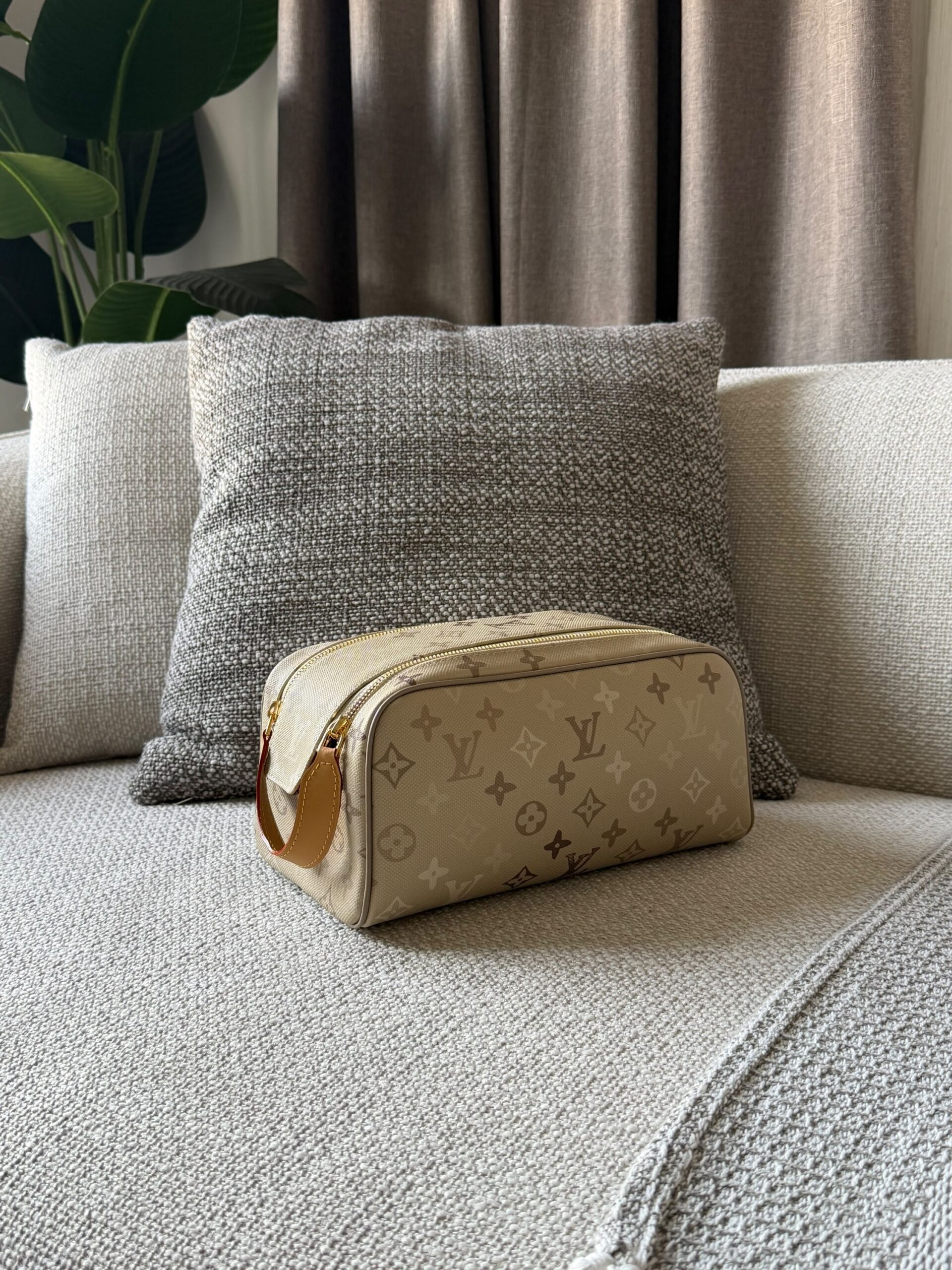 Louis Vuitton Dopp Kit