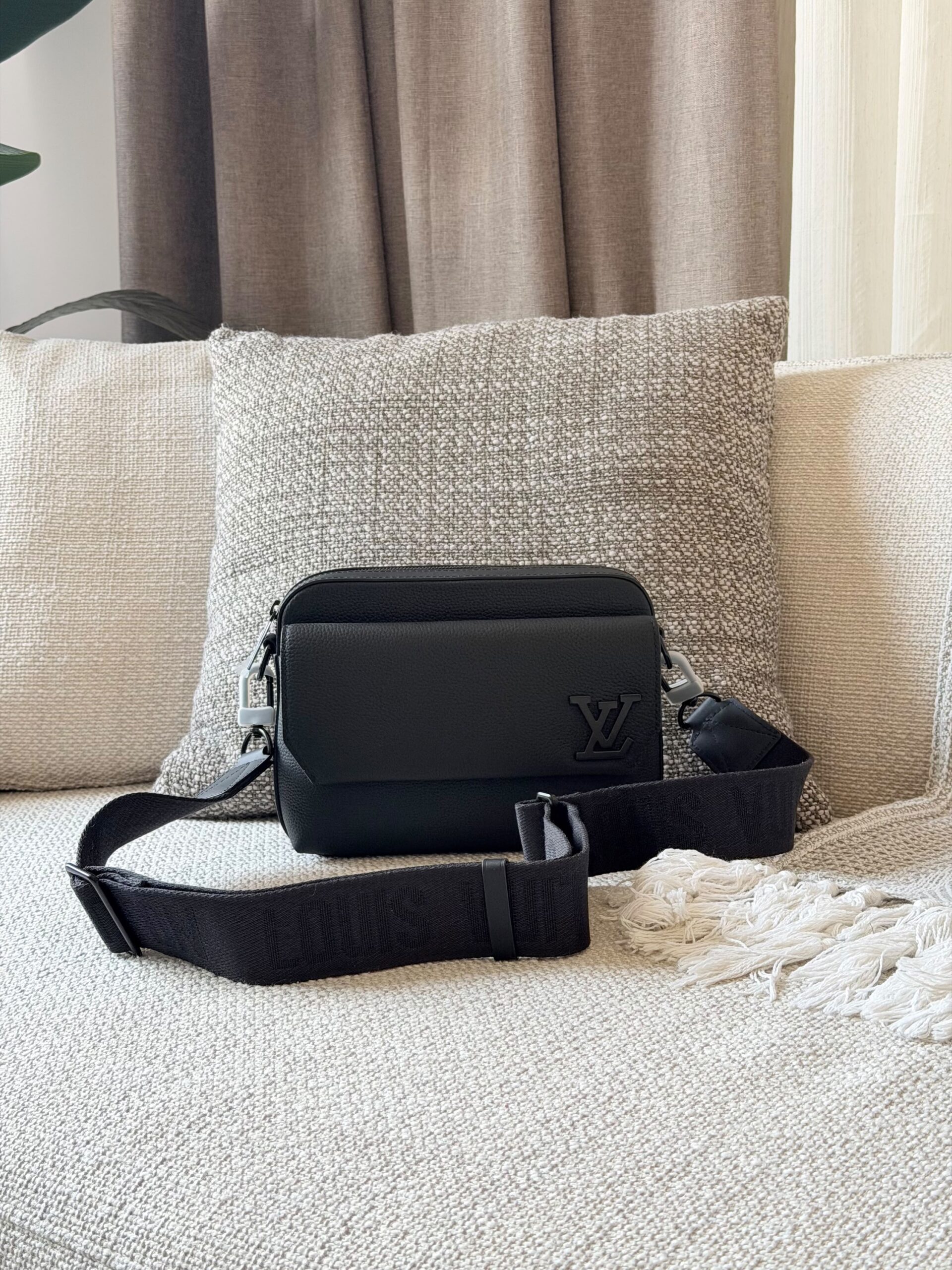 Louis Vuitton Fastline Messenger Bag - Image 6