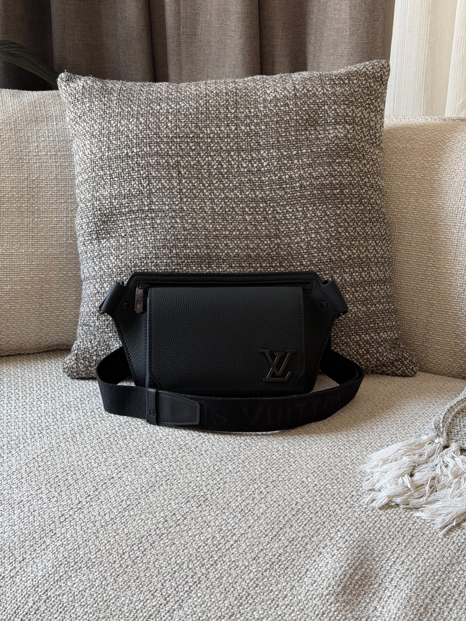 Louis Vuitton Fastline Messenger Bag - Image 5
