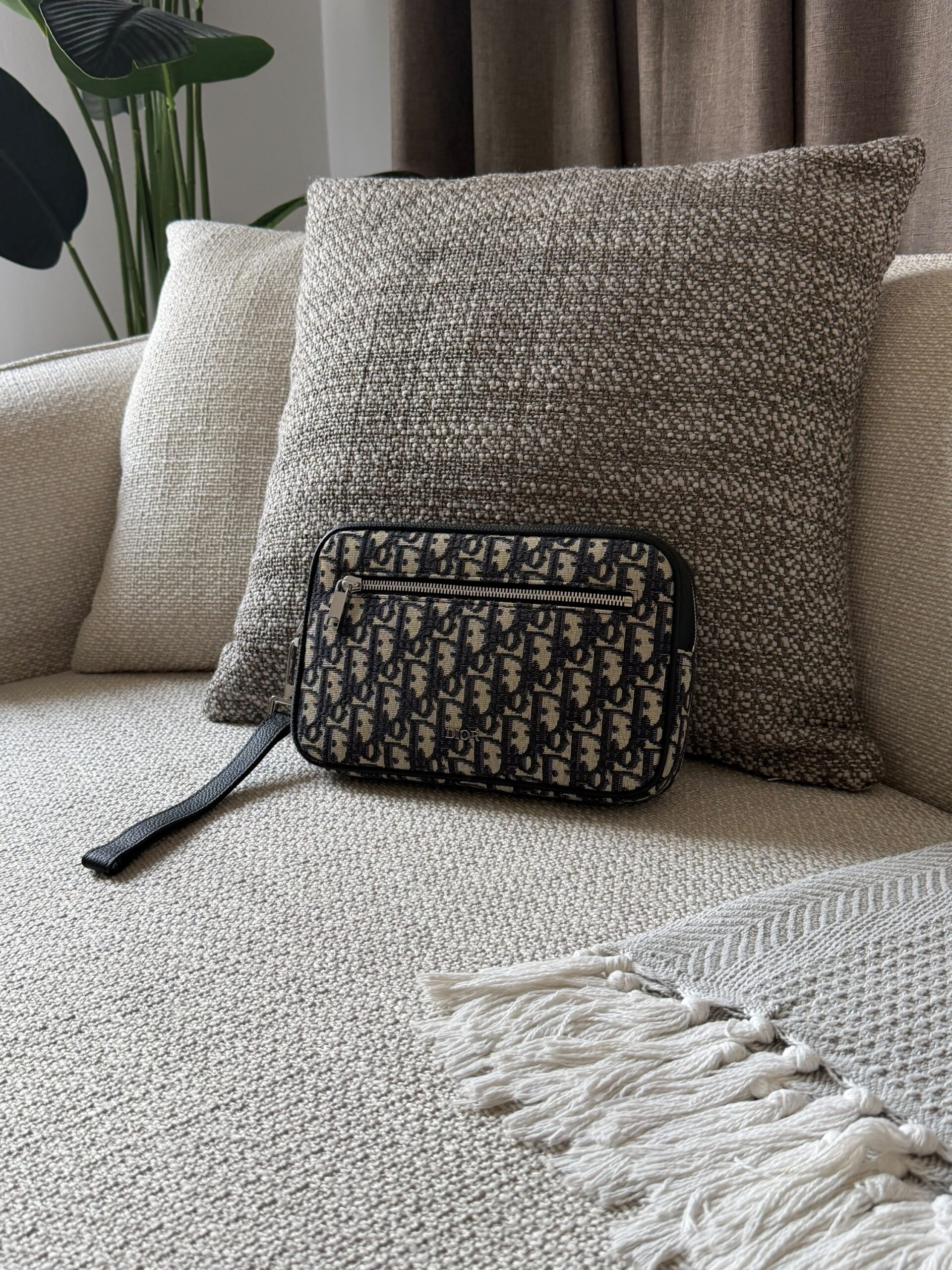 Dior Toiletry Pouch - Image 4