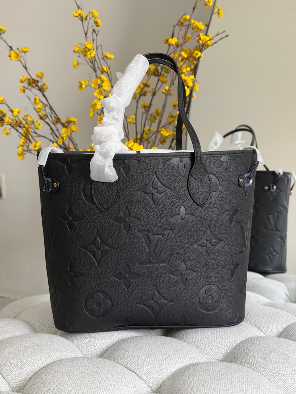 Louis Vuitton Neverfull MM Tote Bag