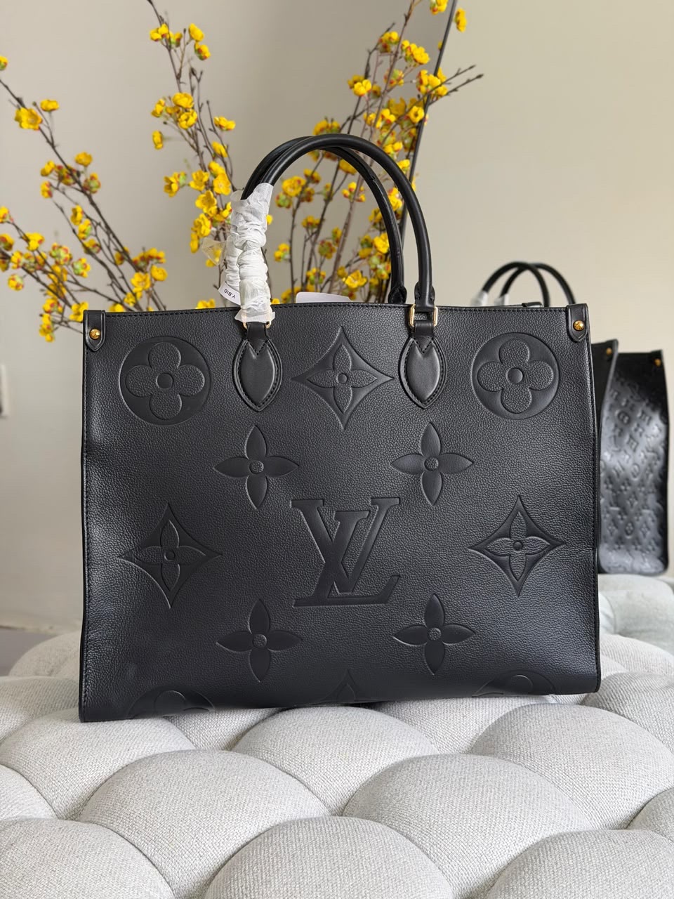 Louis Vuitton OnTheGo Tote - Image 2
