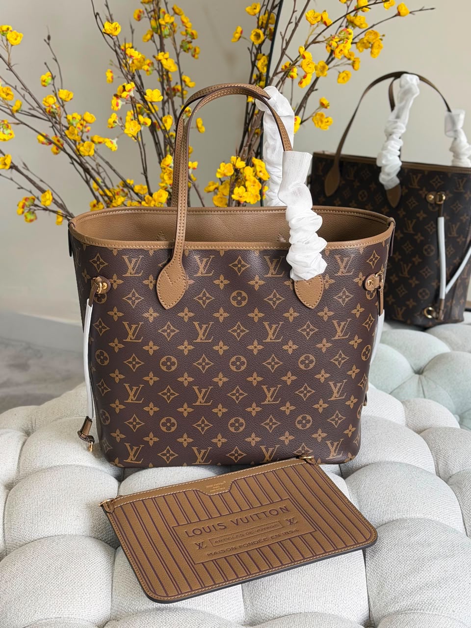 Louis Vuitton Neverfull MM Tote
