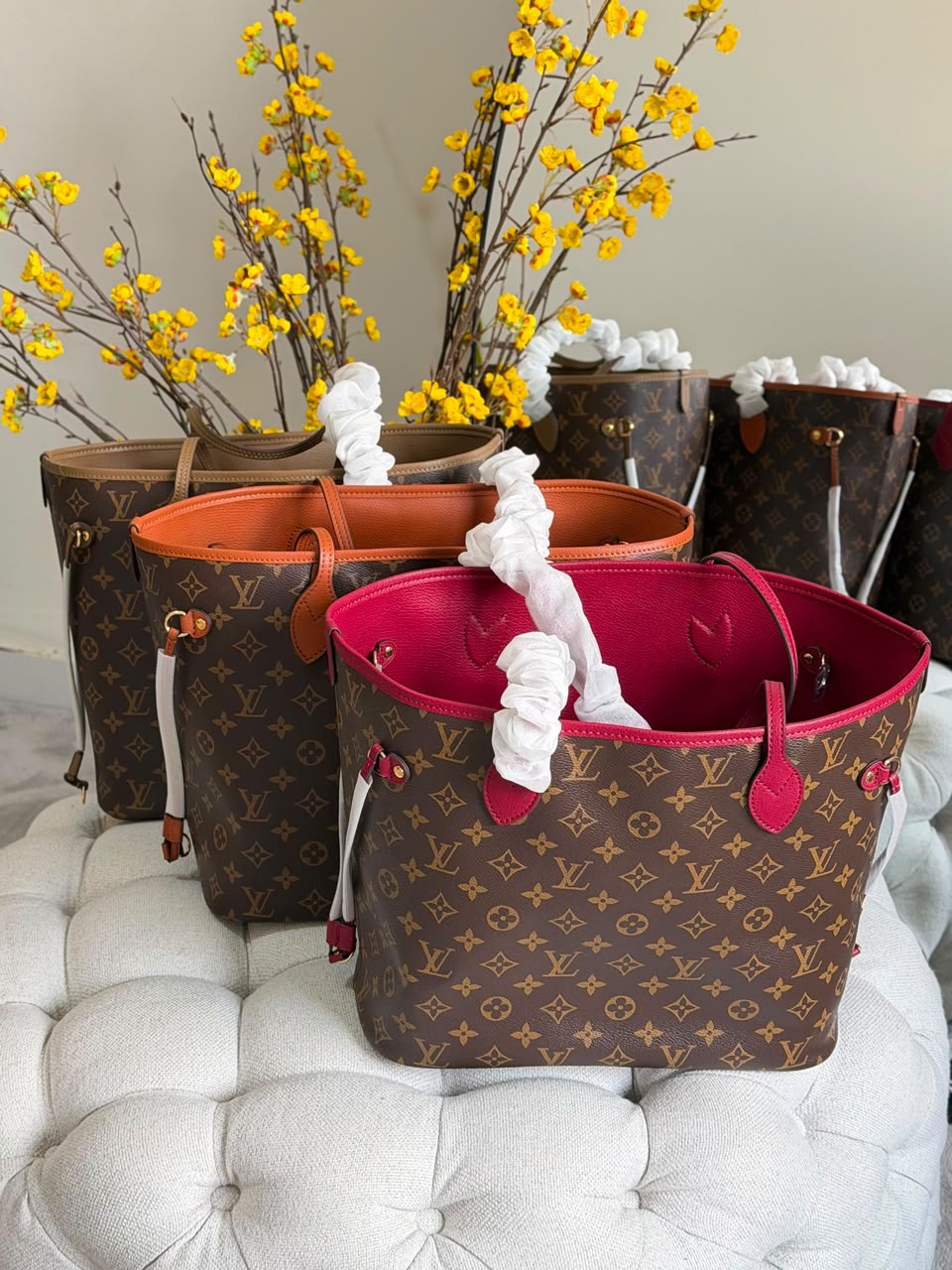 Louis Vuitton Neverfull MM Tote - Image 4