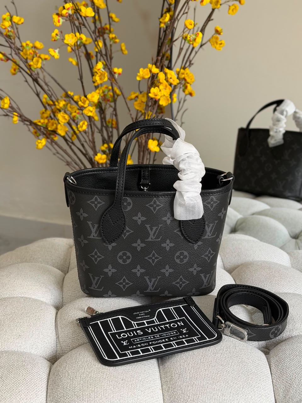 Louis Vuitton Neverfull BB Bandoulière Bag - Image 3