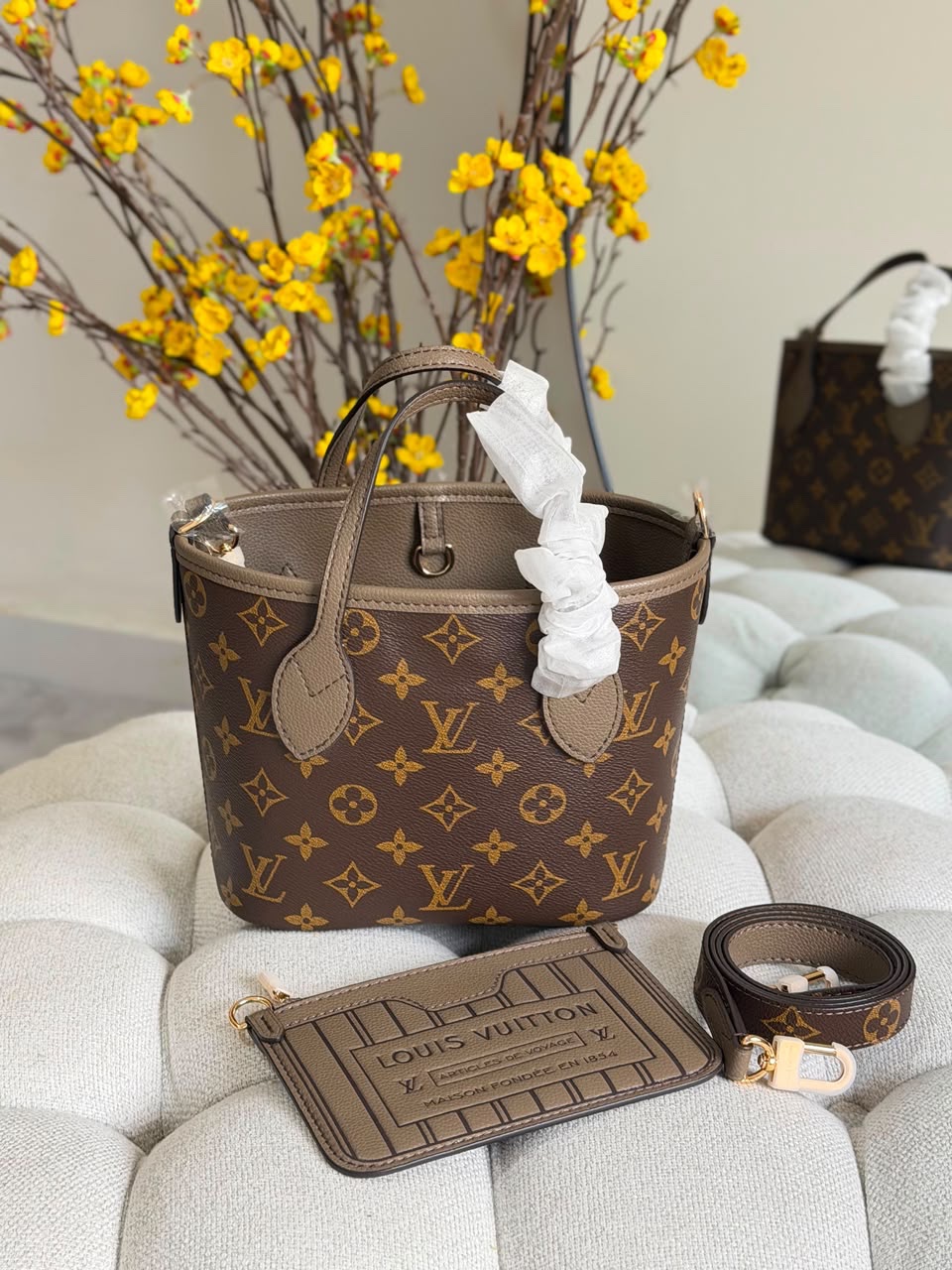 Louis Vuitton Neverfull BB Bandoulière Bag - Image 4