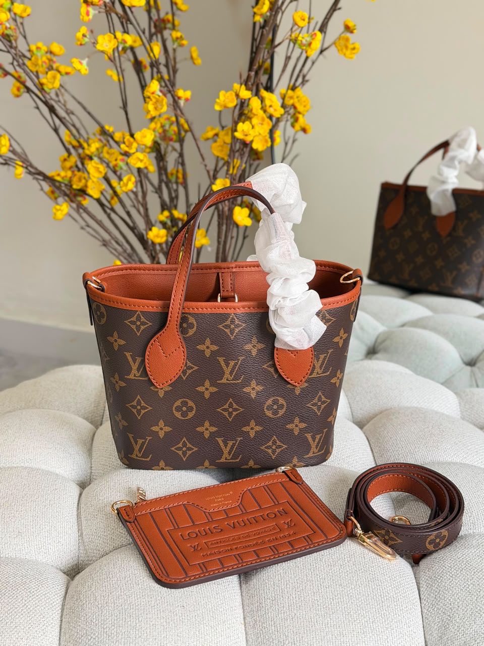 Louis Vuitton Neverfull BB Bandoulière Bag