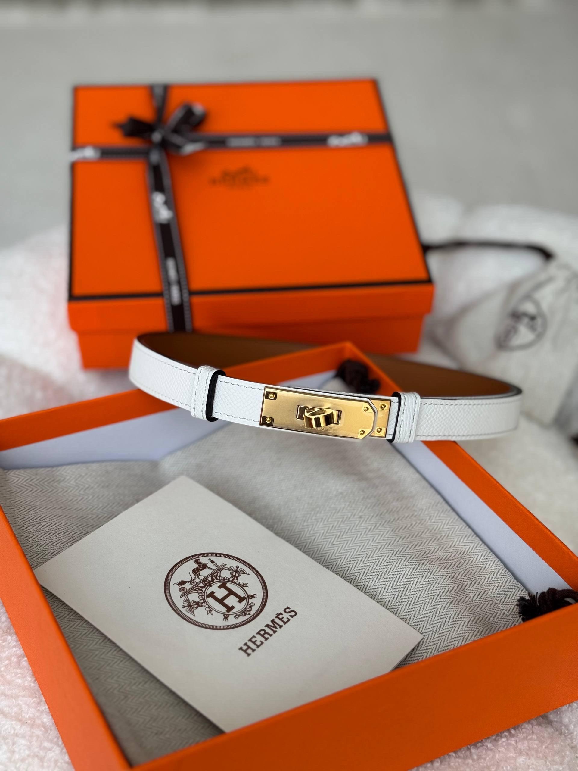 Hermès Kelly 18 Belts Epsom Leather With Varied Hardware Finishes - Image 6