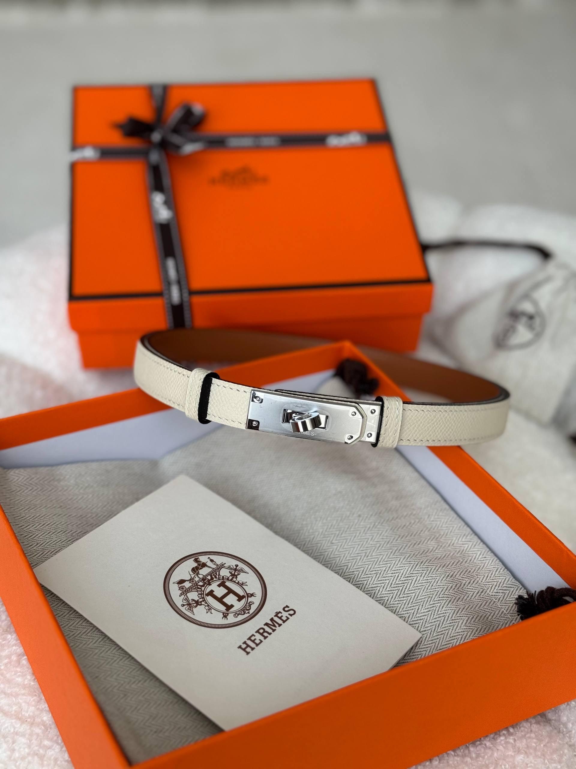 Hermès Kelly 18 Belts Epsom Leather With Varied Hardware Finishes - Image 4