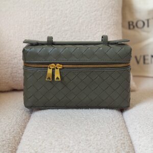 Bottega Veneta Bang Bang Vanity Case 22 Cm
