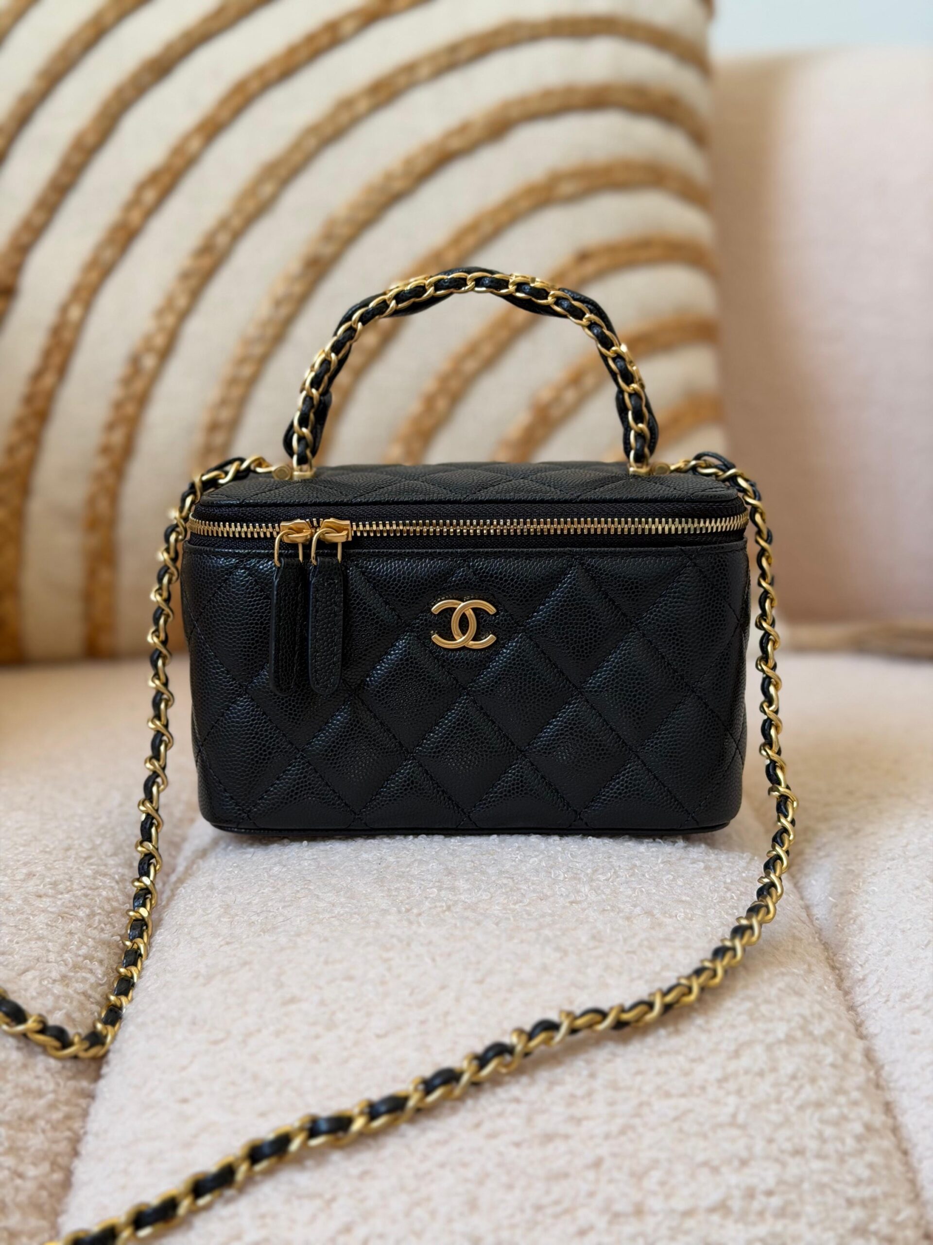 Chanel Vanity With Handle 16 Cm - Image 8