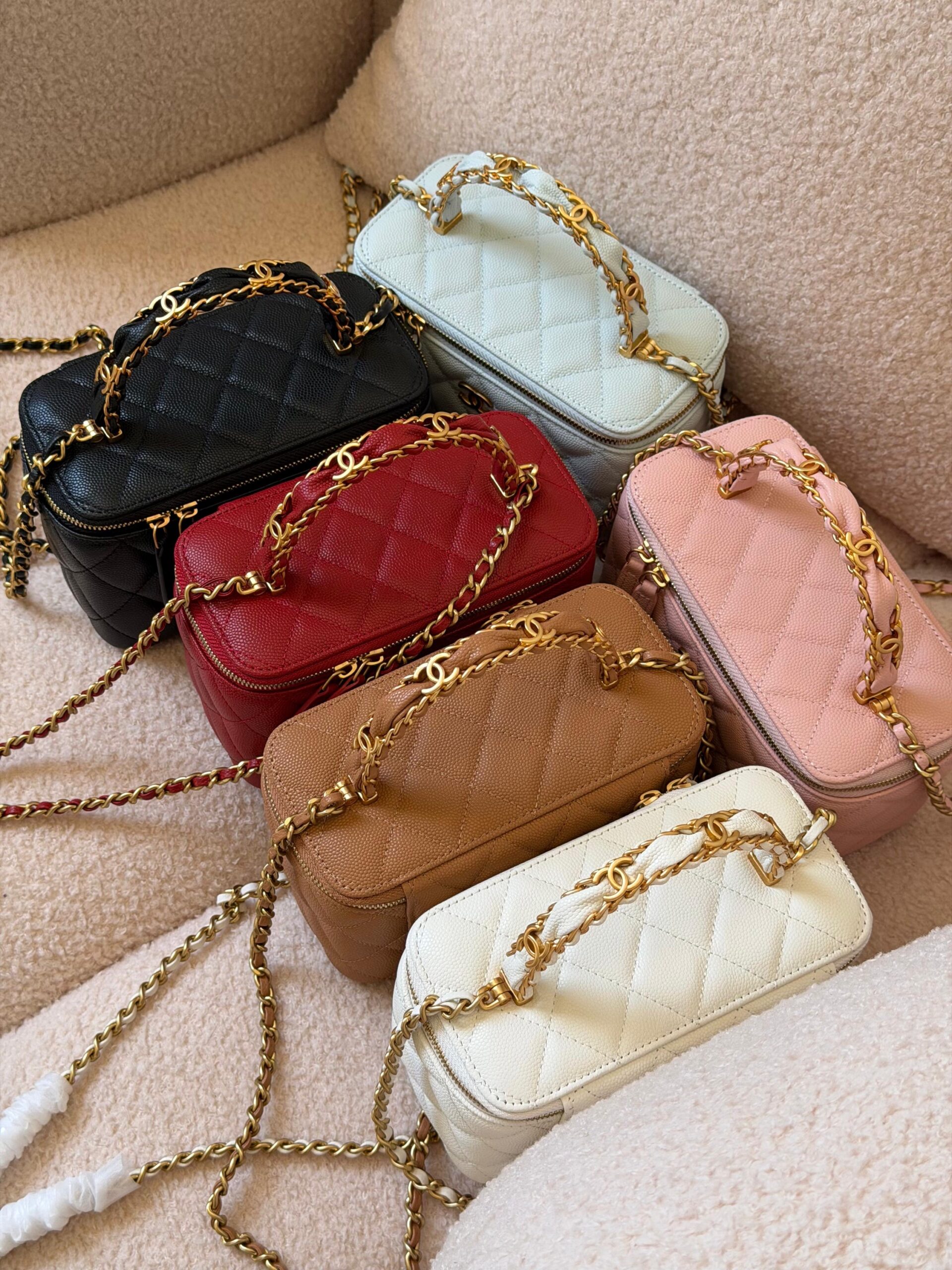 Chanel Vanity - Image 5