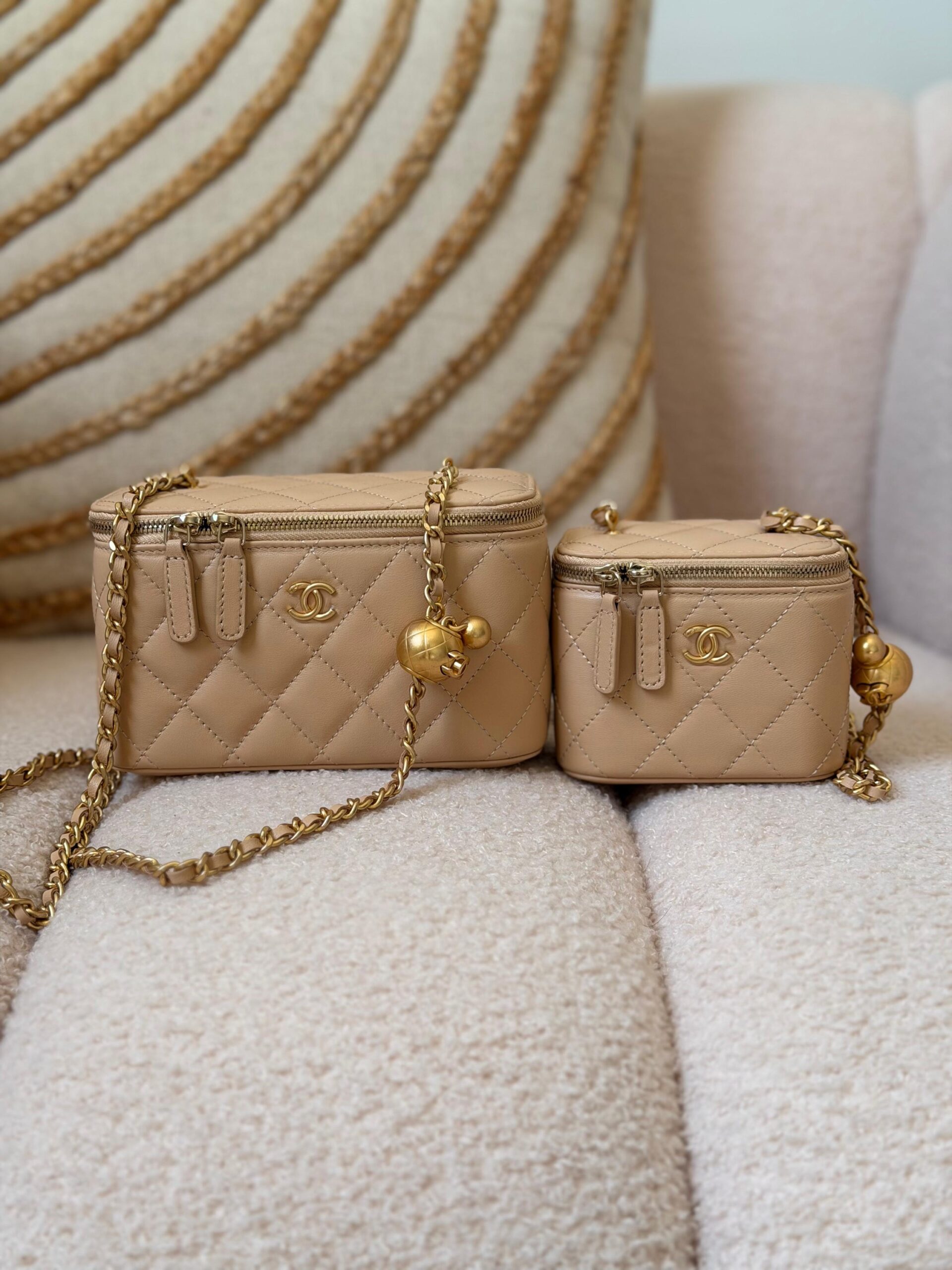 Chanel Lambskin Vanity Cases 10_16Cm - Image 6