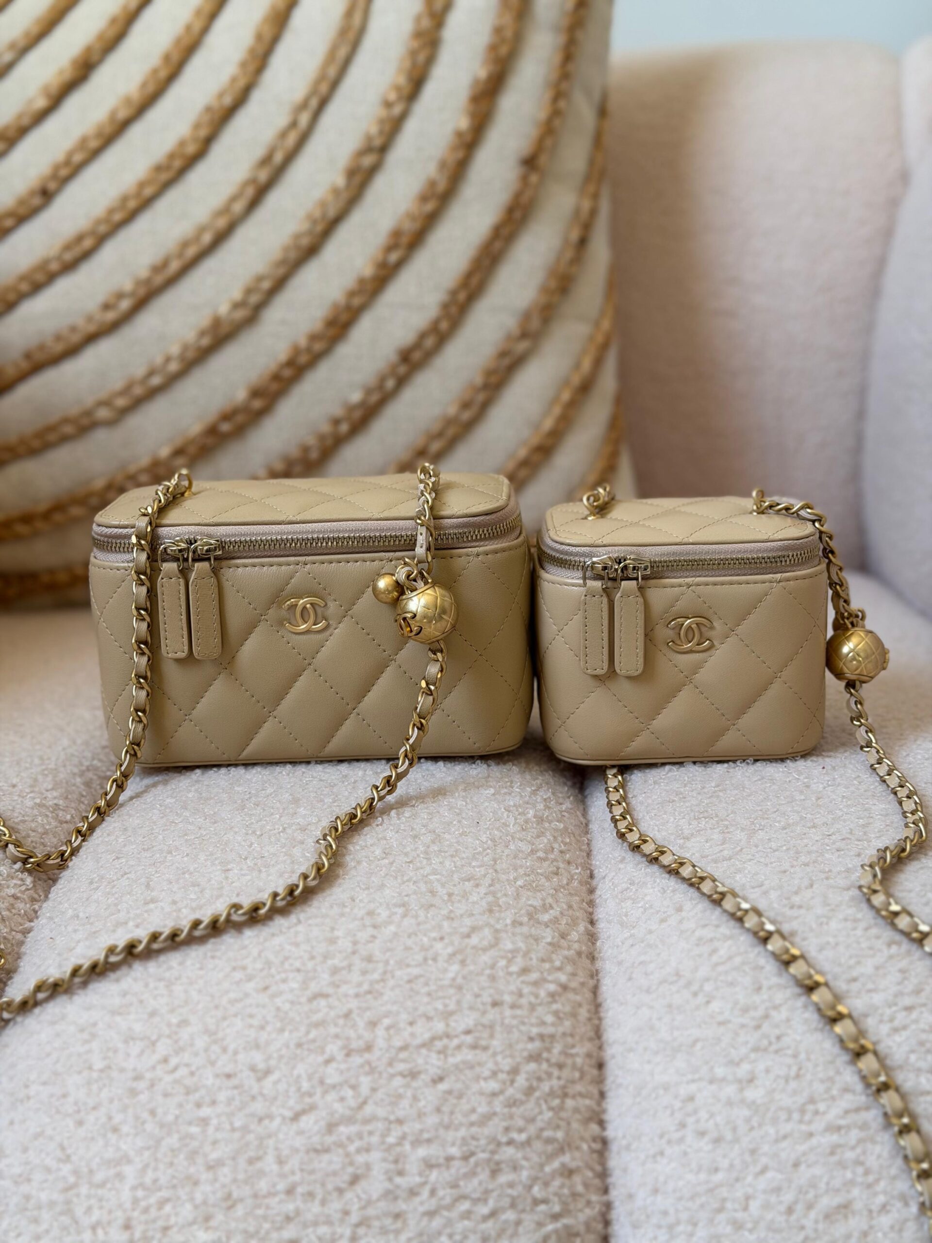 Chanel Lambskin Vanity Cases 10_16Cm - Image 4