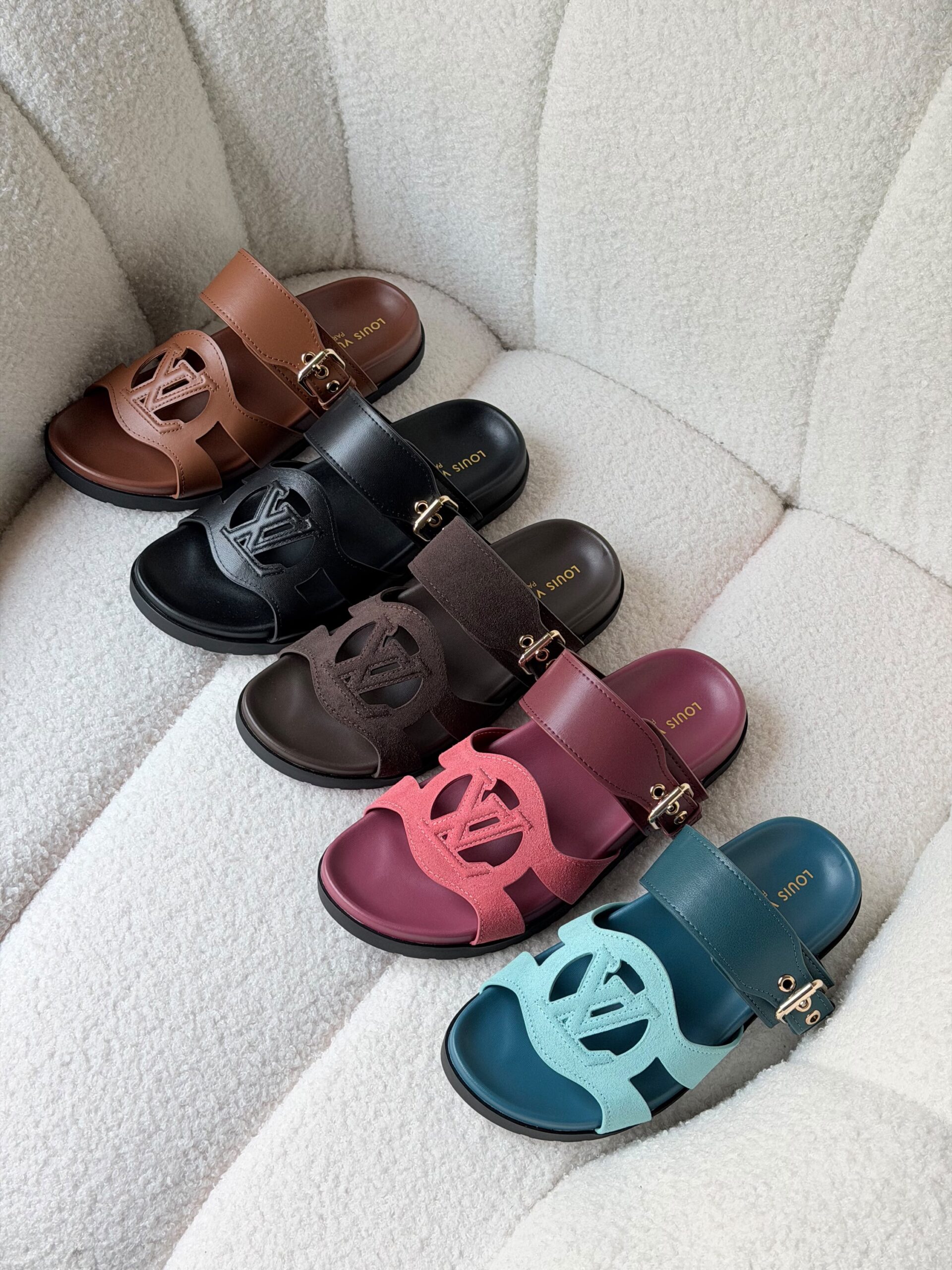 Louis Vuitton LV Isola Comfort Mules - Image 11