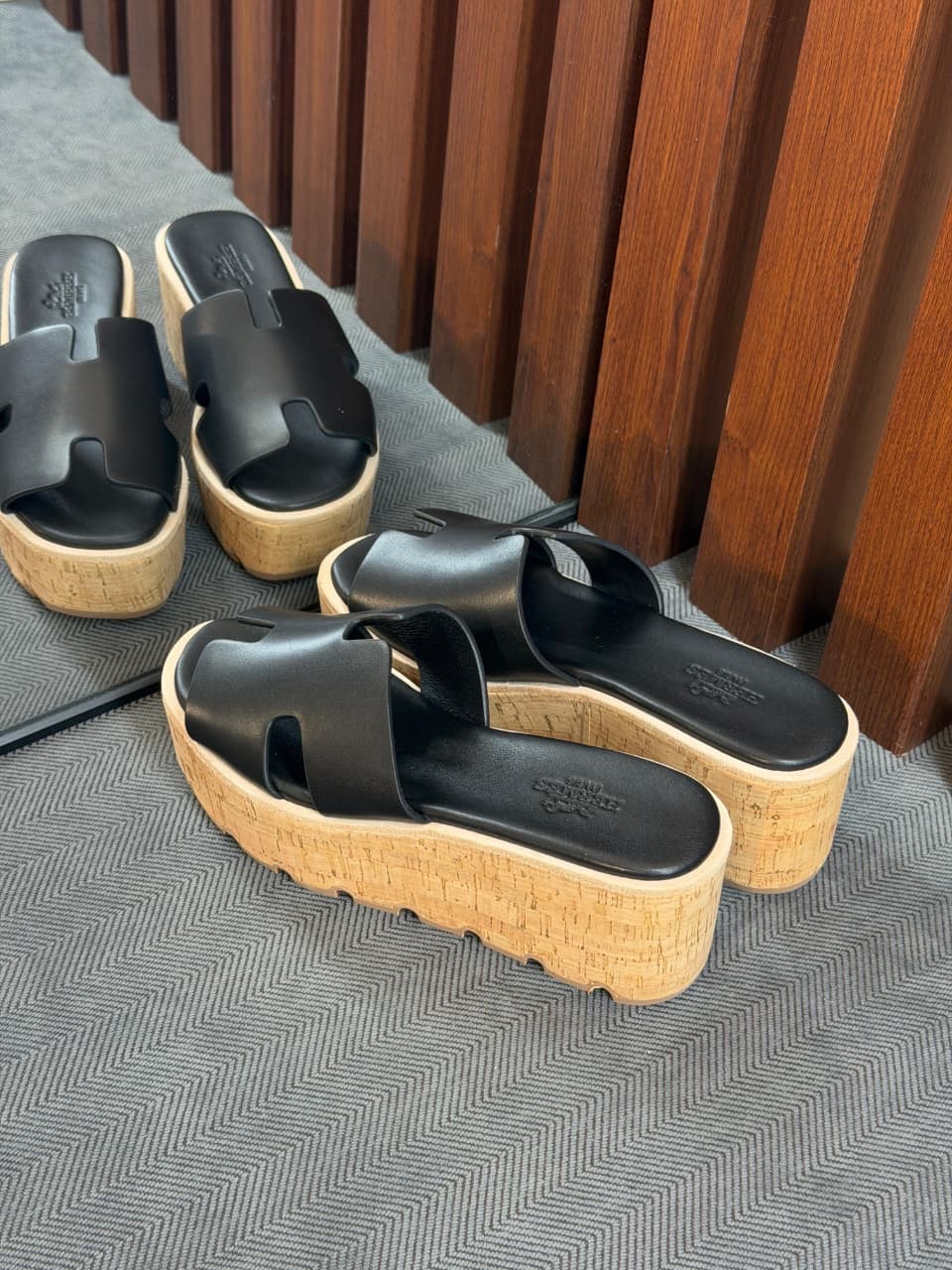 Hermès Eze 30 Sandals Heritage Calfskin Leather - Image 2