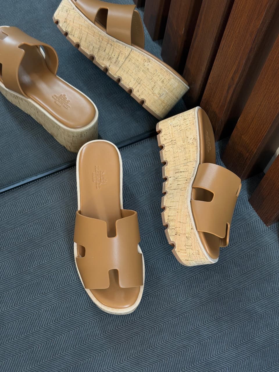 Hermès Eze 30 Sandals Heritage Calfskin Leather - Image 8