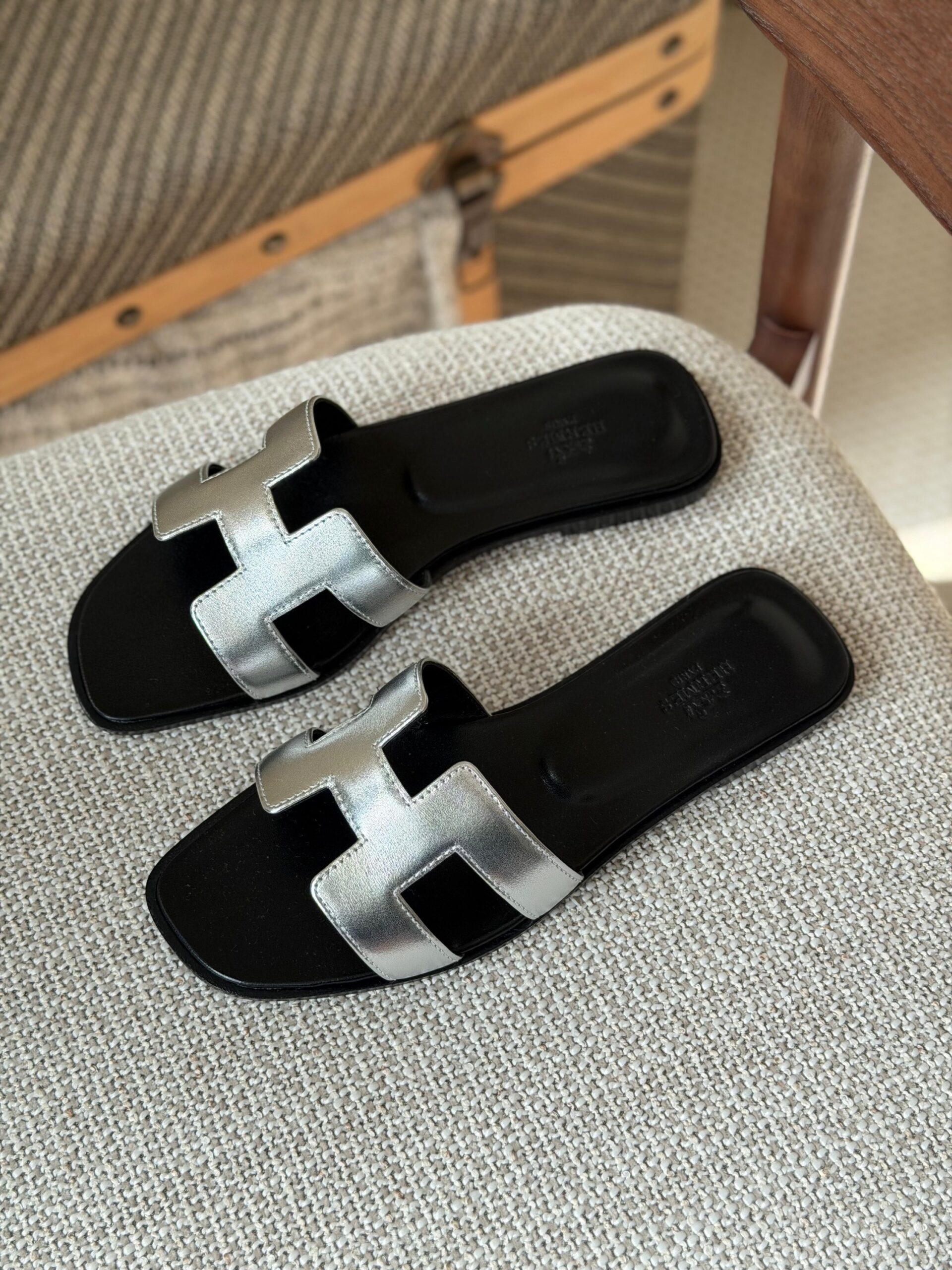 Hermès Oran Sandals In Metallic Silver Goatskin