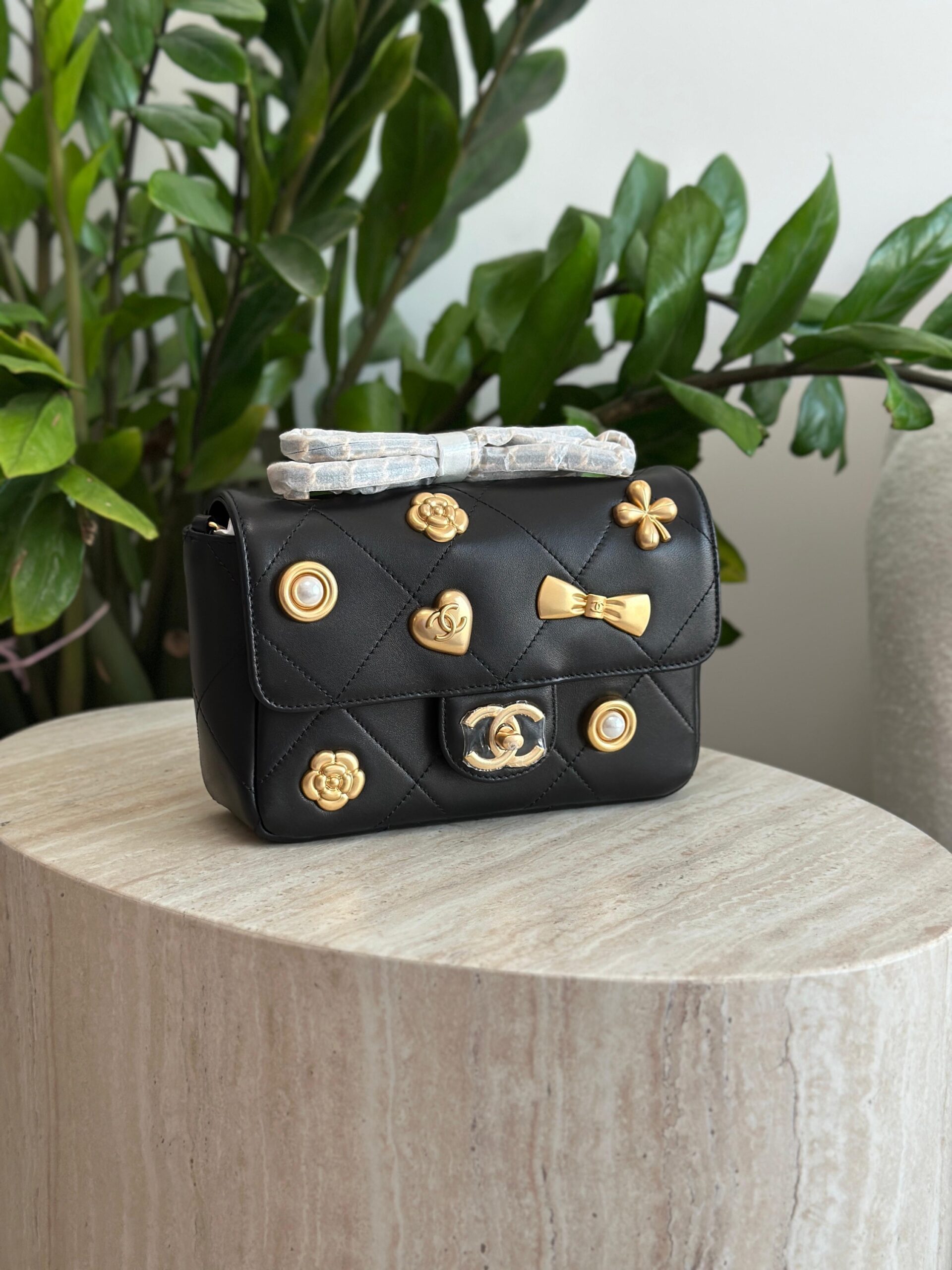 Chanel Icon Quilted Chain Shoulder Bag - Image 2