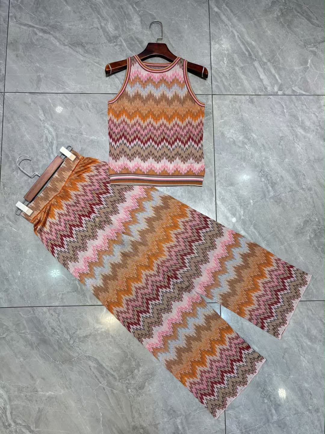 Summer Resort Style Tank Top And Skirt Set