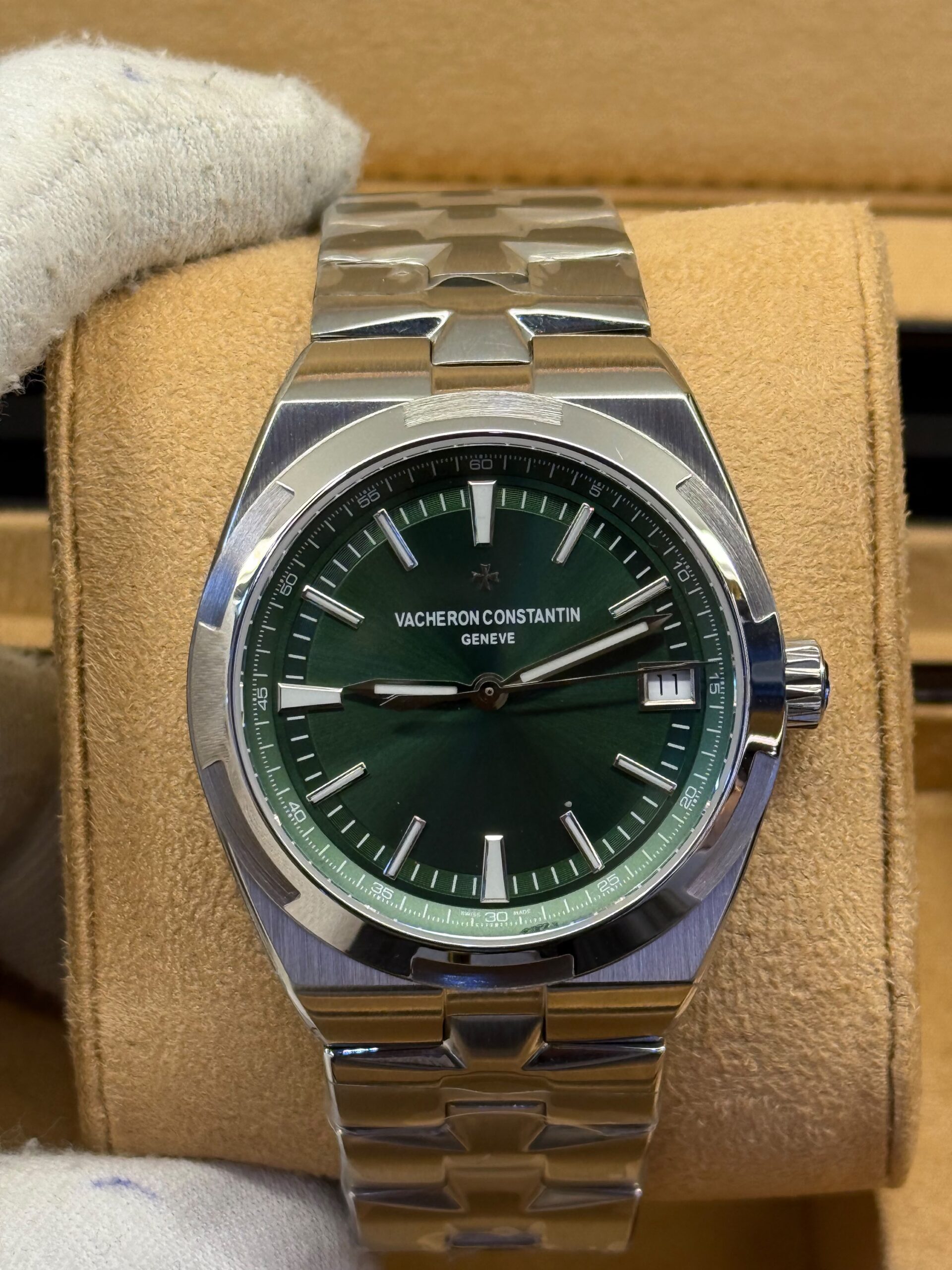 Vacheron Constantin Overseas 4500V - Image 5