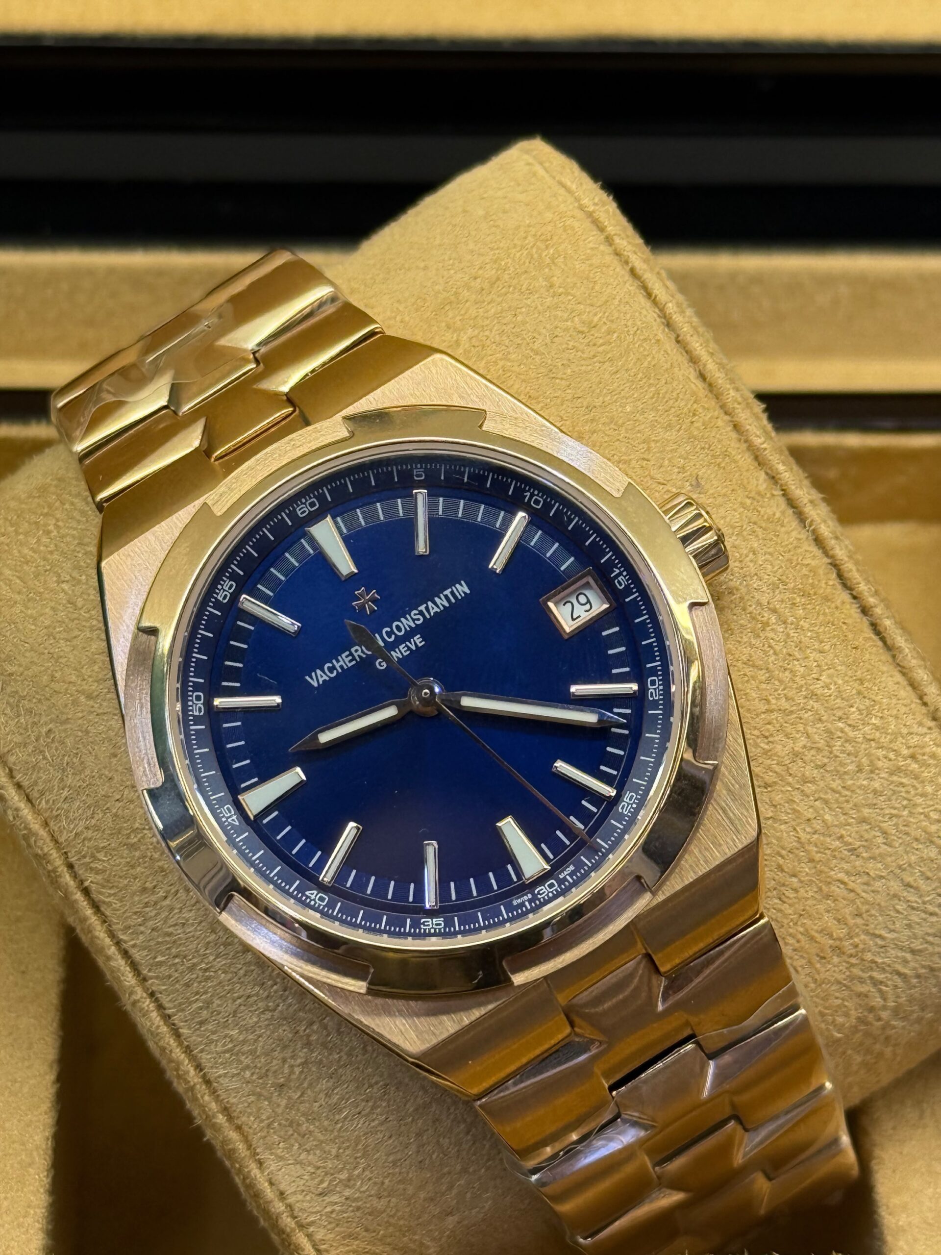 Vacheron Constantin Overseas 4500V - Image 8