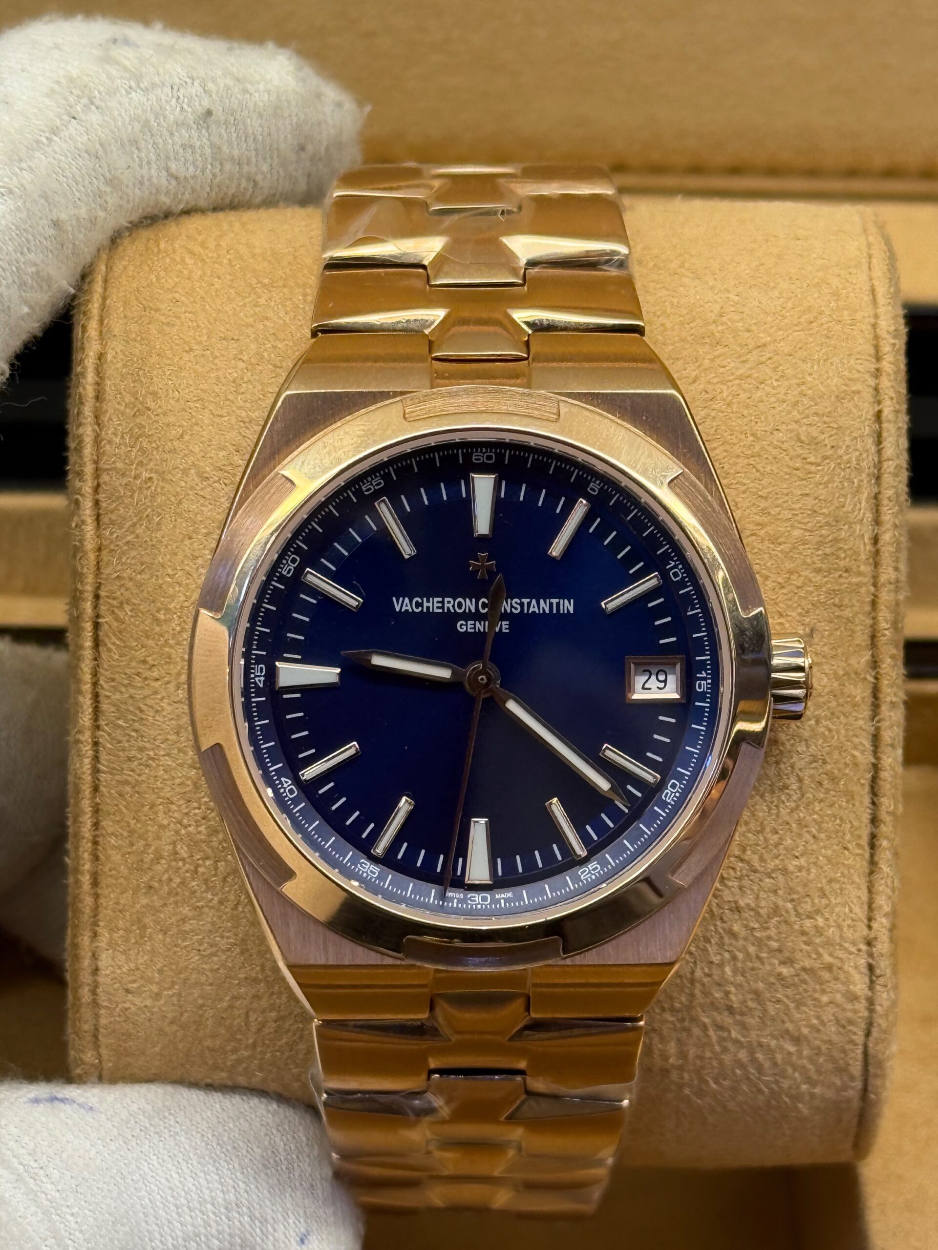 Vacheron Constantin Overseas 4500V - Image 7